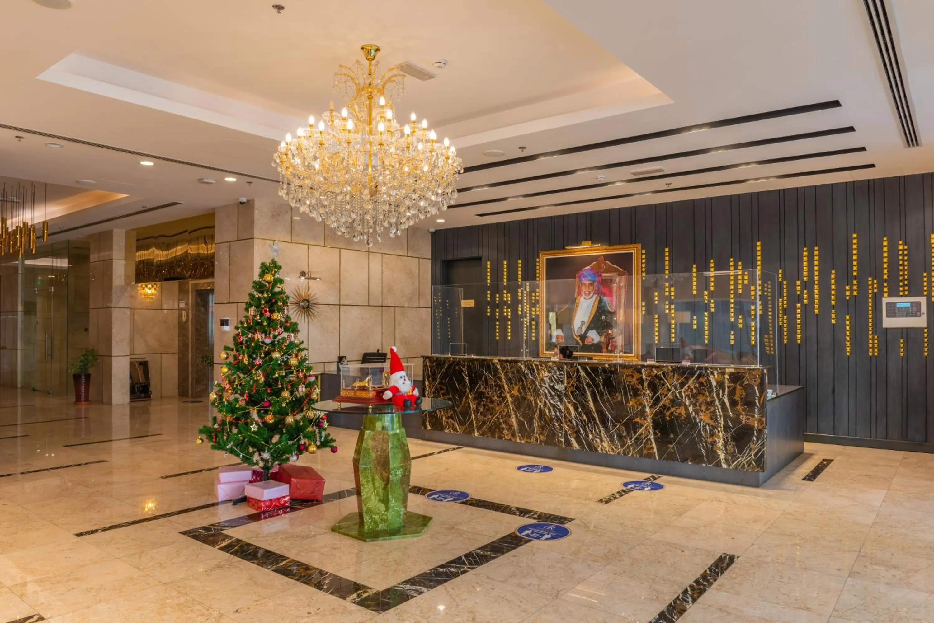 Lobby or reception in Royal Crown Hotel