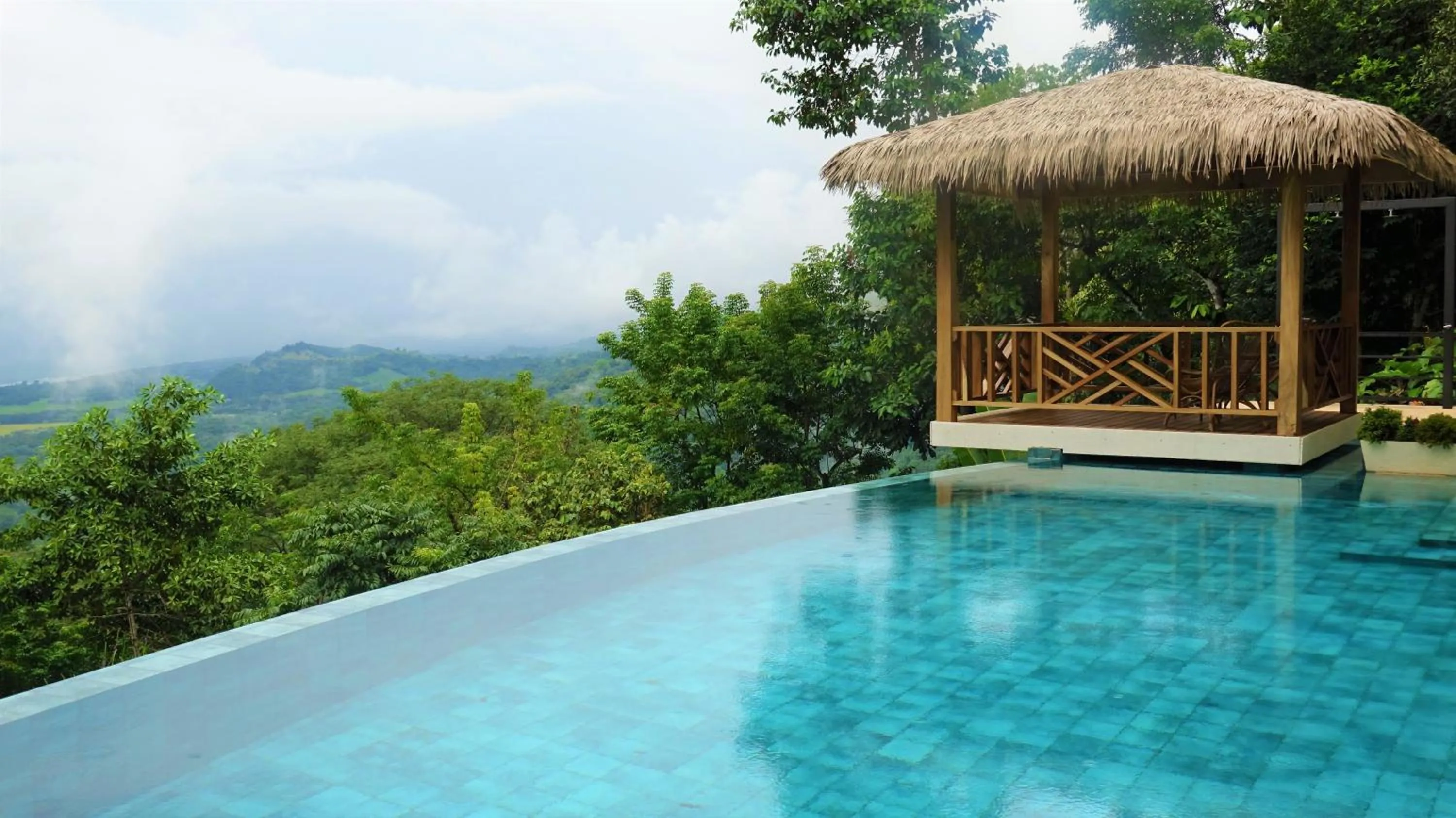 Swimming pool in Lapazul Boutique Hotel