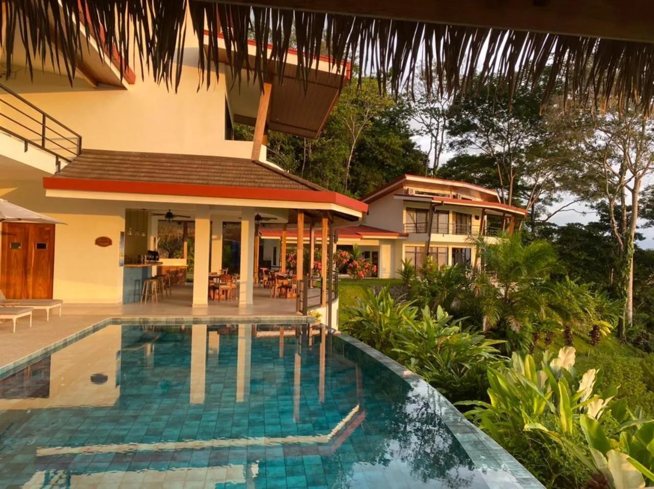 Swimming pool in Lapazul Boutique Hotel