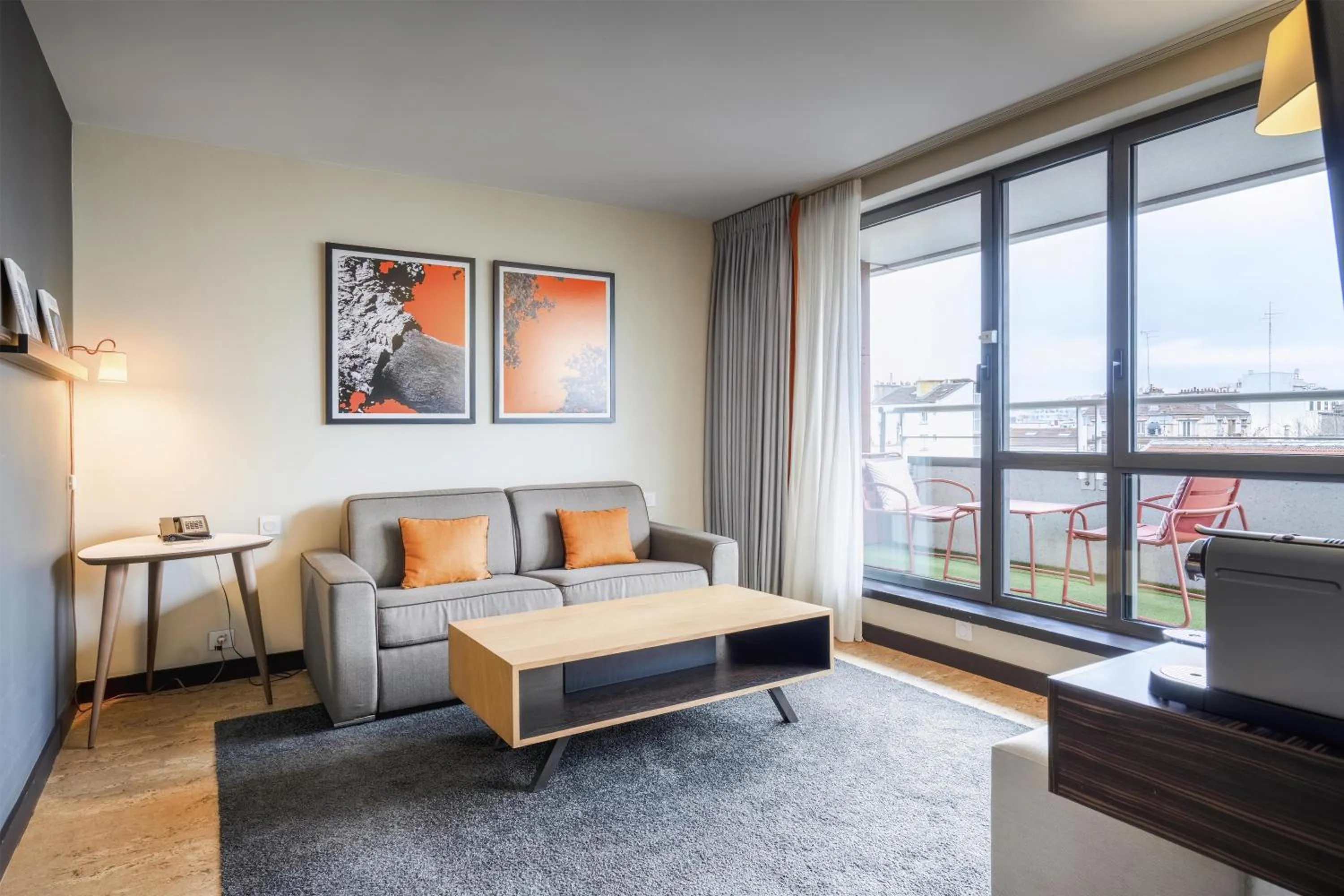 Living room in DoubleTree by Hilton Paris Boulogne