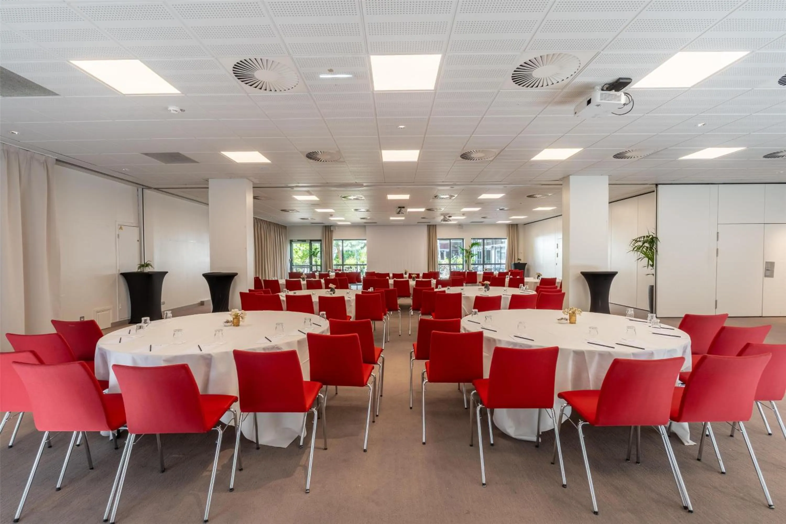 Meeting/conference room in Radisson Blu Hotel, Paris Boulogne