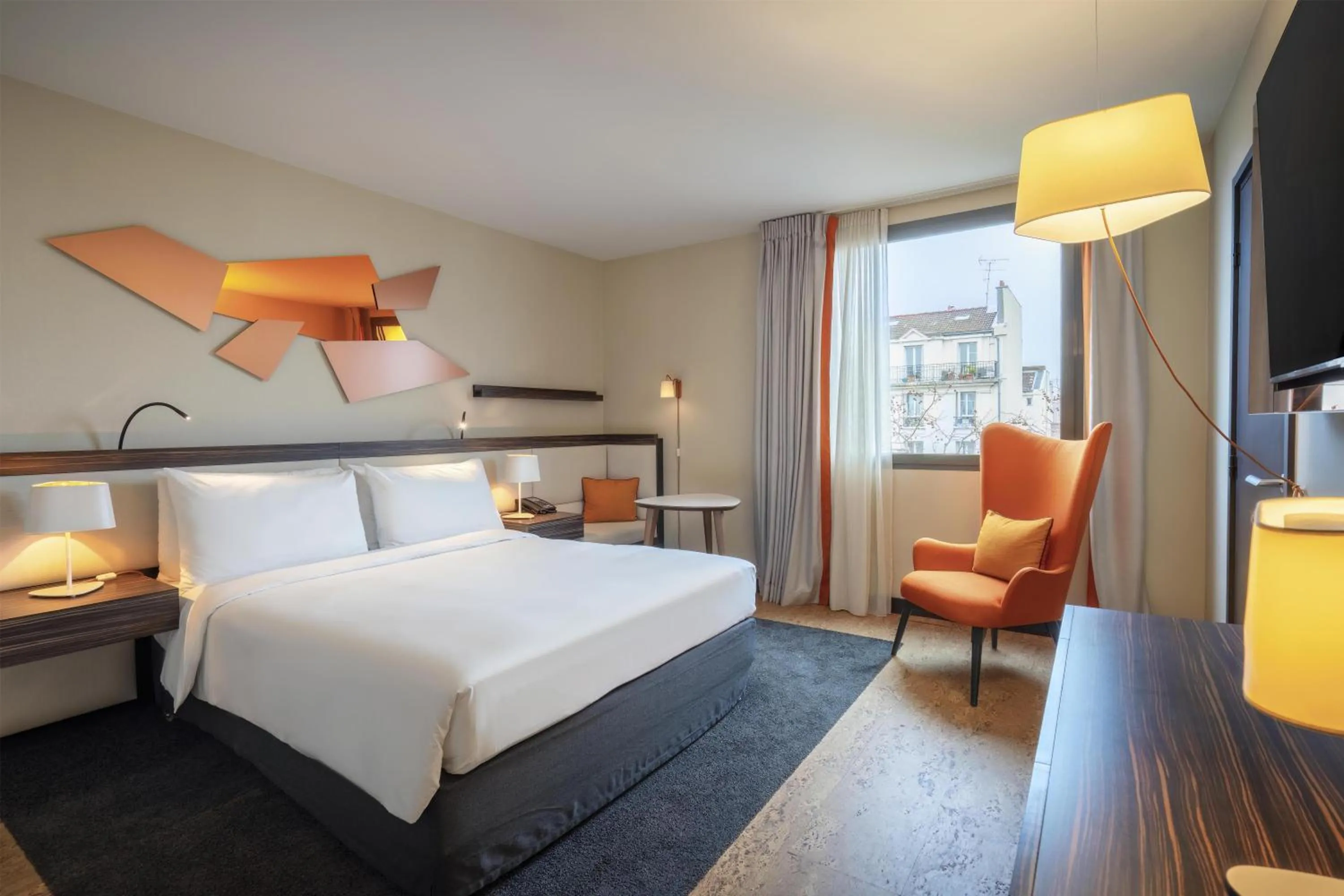 Bed in DoubleTree by Hilton Paris Boulogne