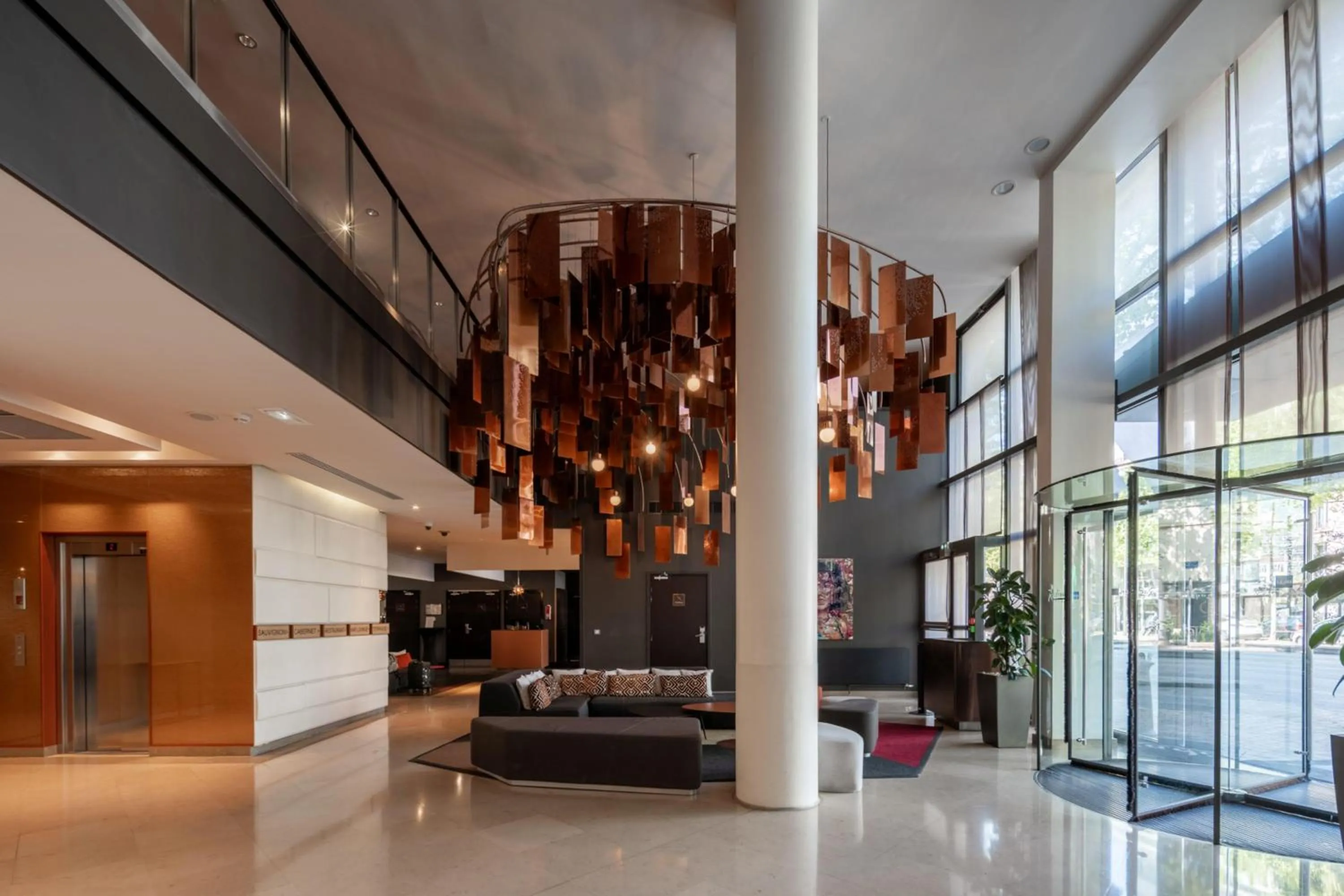 Lobby or reception in DoubleTree by Hilton Paris Boulogne