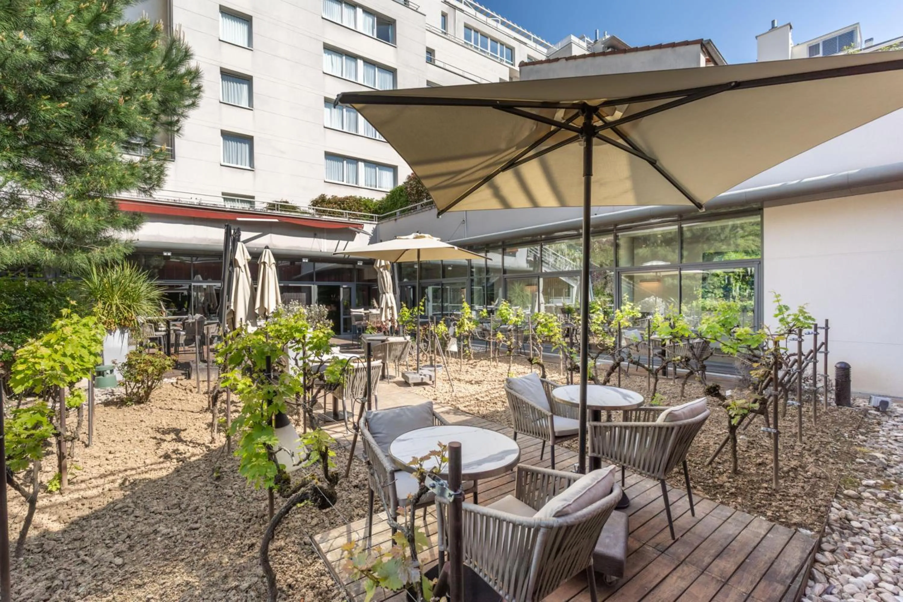 Restaurant/places to eat in DoubleTree by Hilton Paris Boulogne
