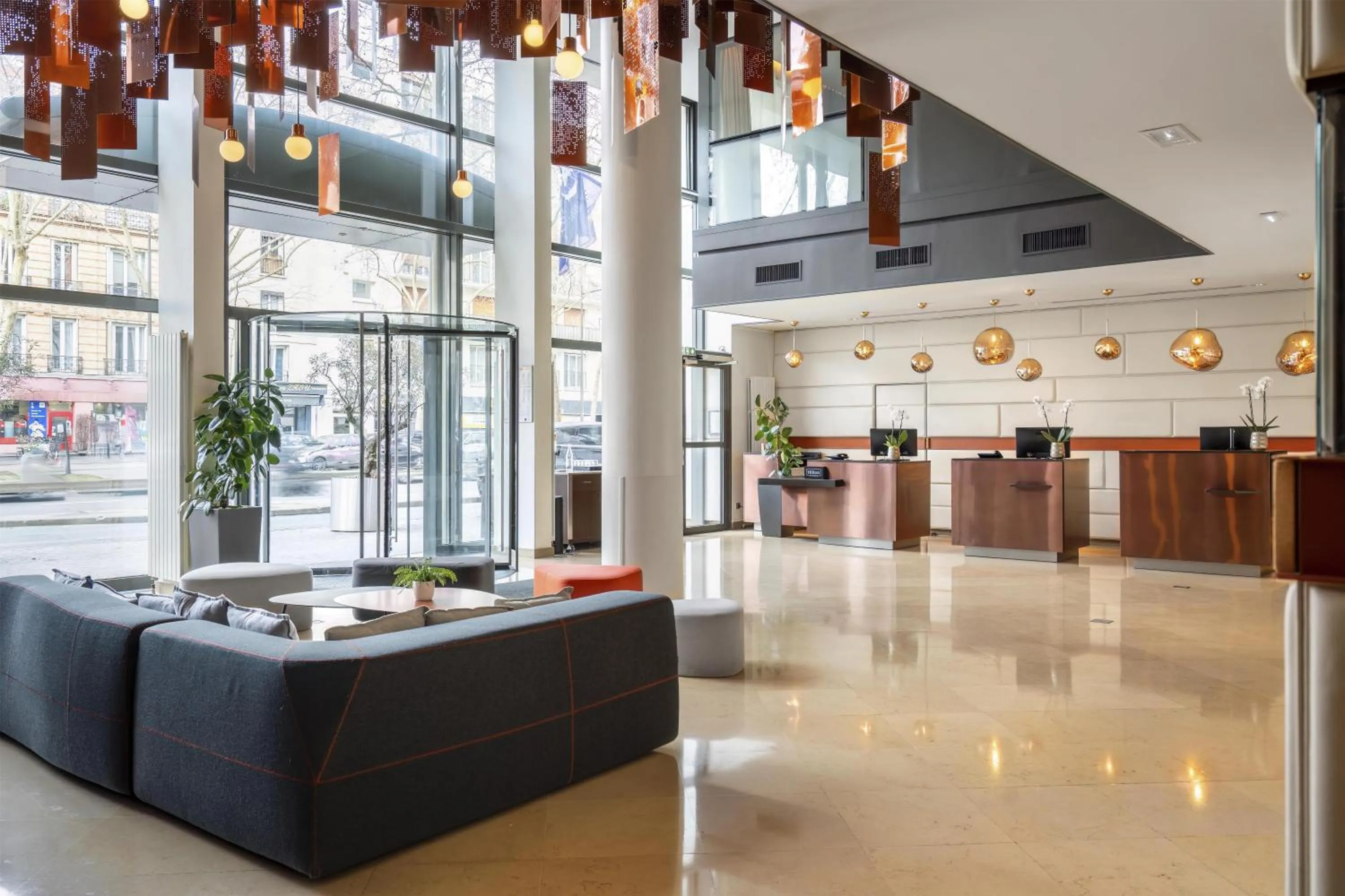 Lobby or reception in DoubleTree by Hilton Paris Boulogne