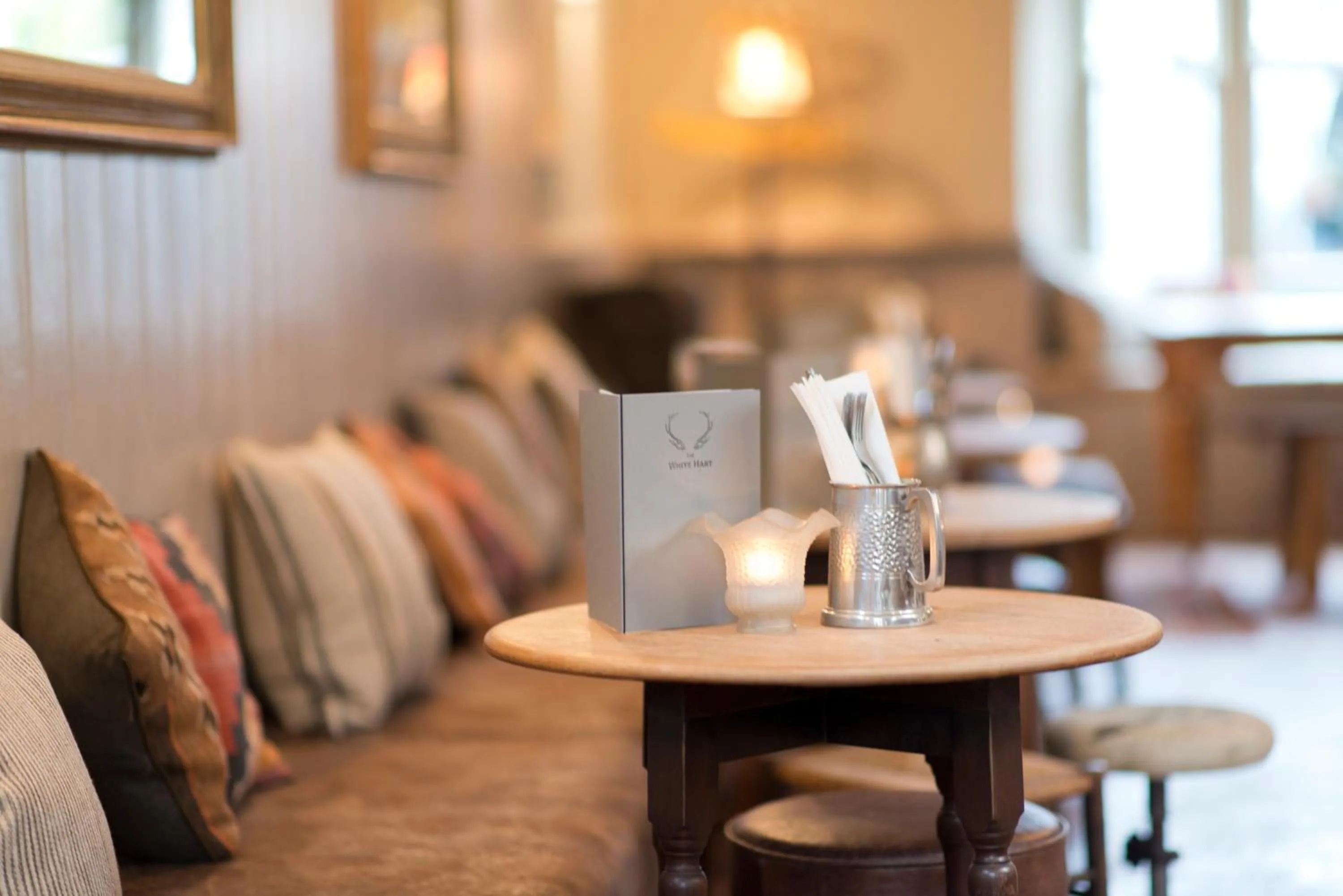 Restaurant/places to eat in The White Hart