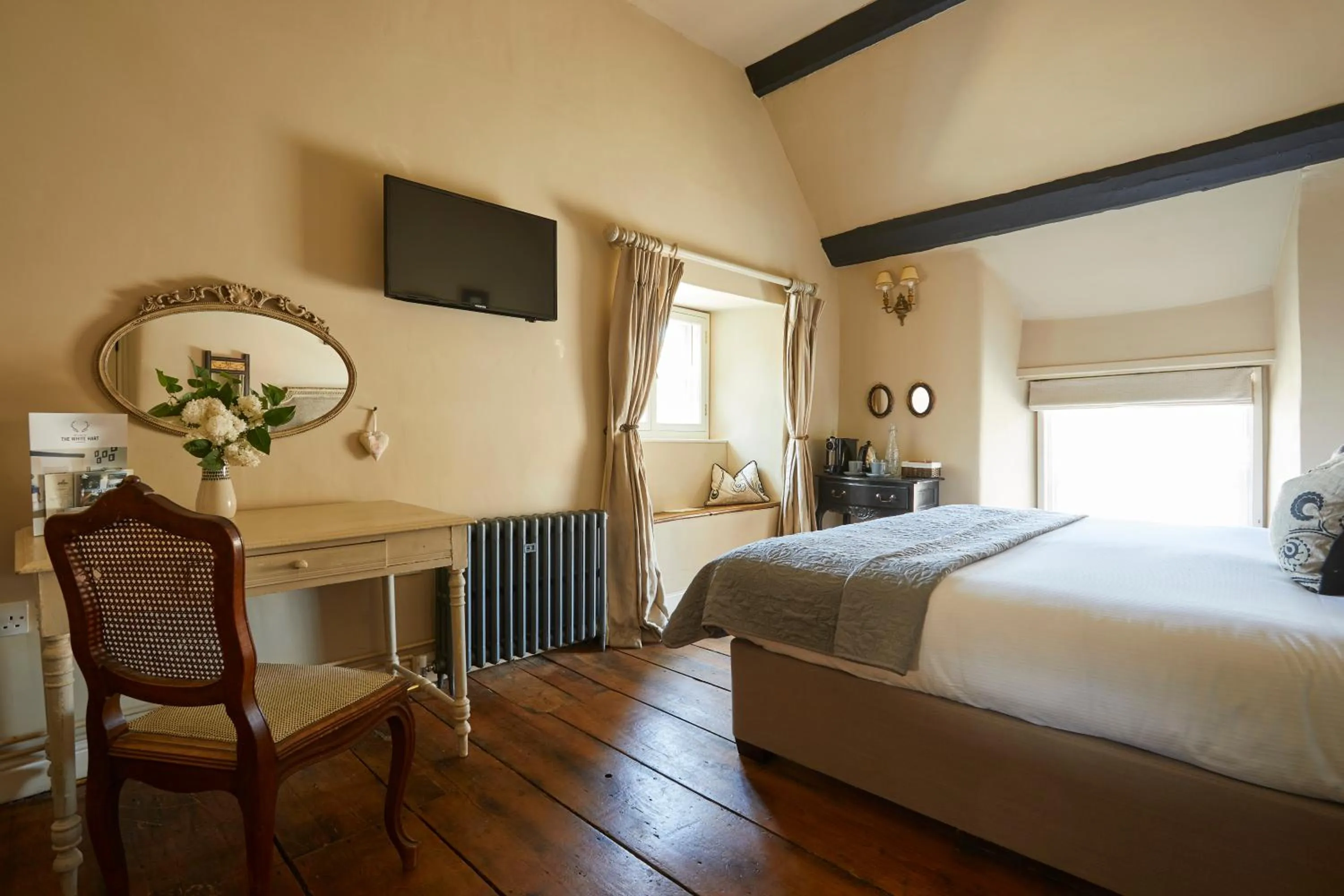 Bedroom, Bed in The White Hart