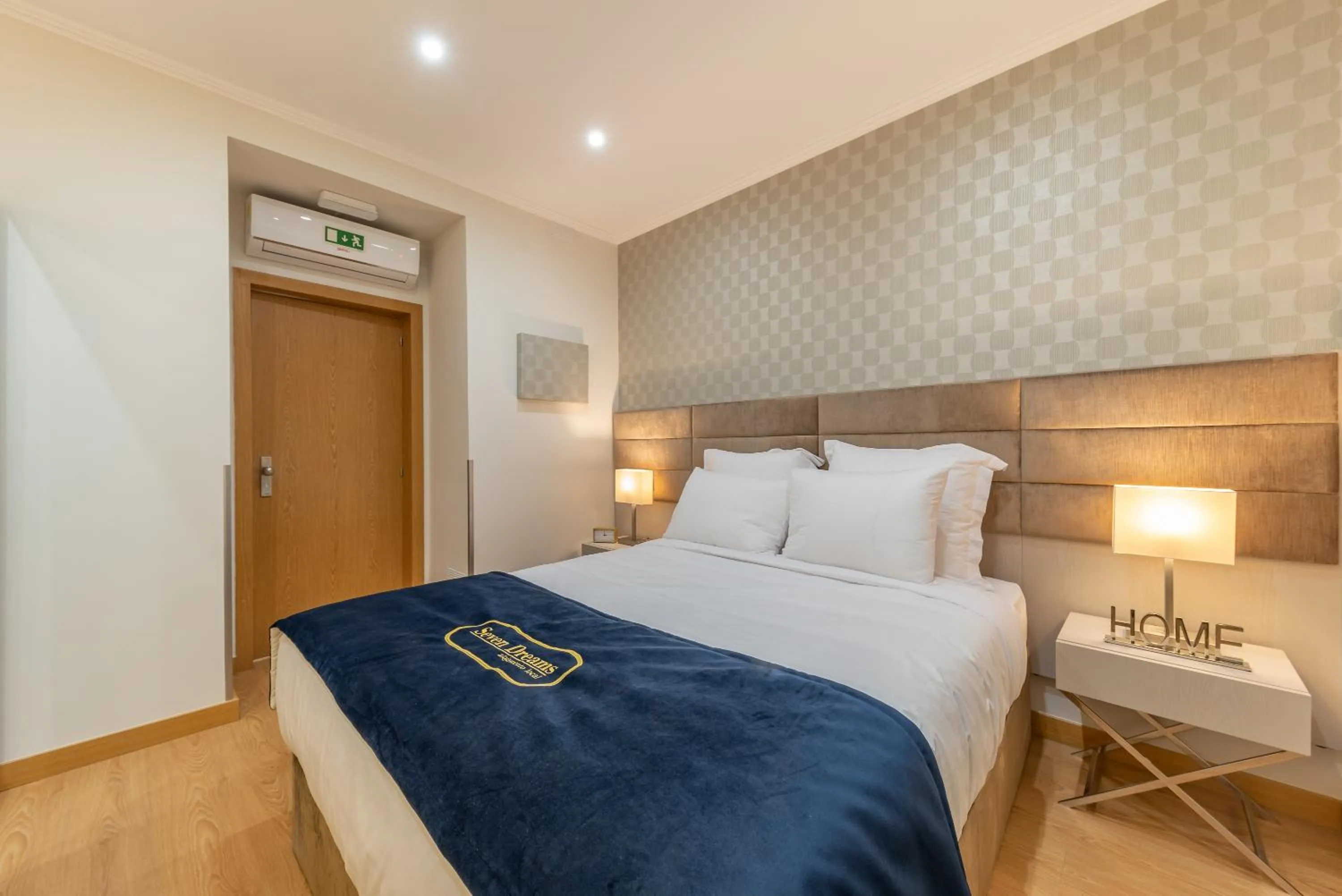 Bedroom, Bed in Seven Dreams Suites