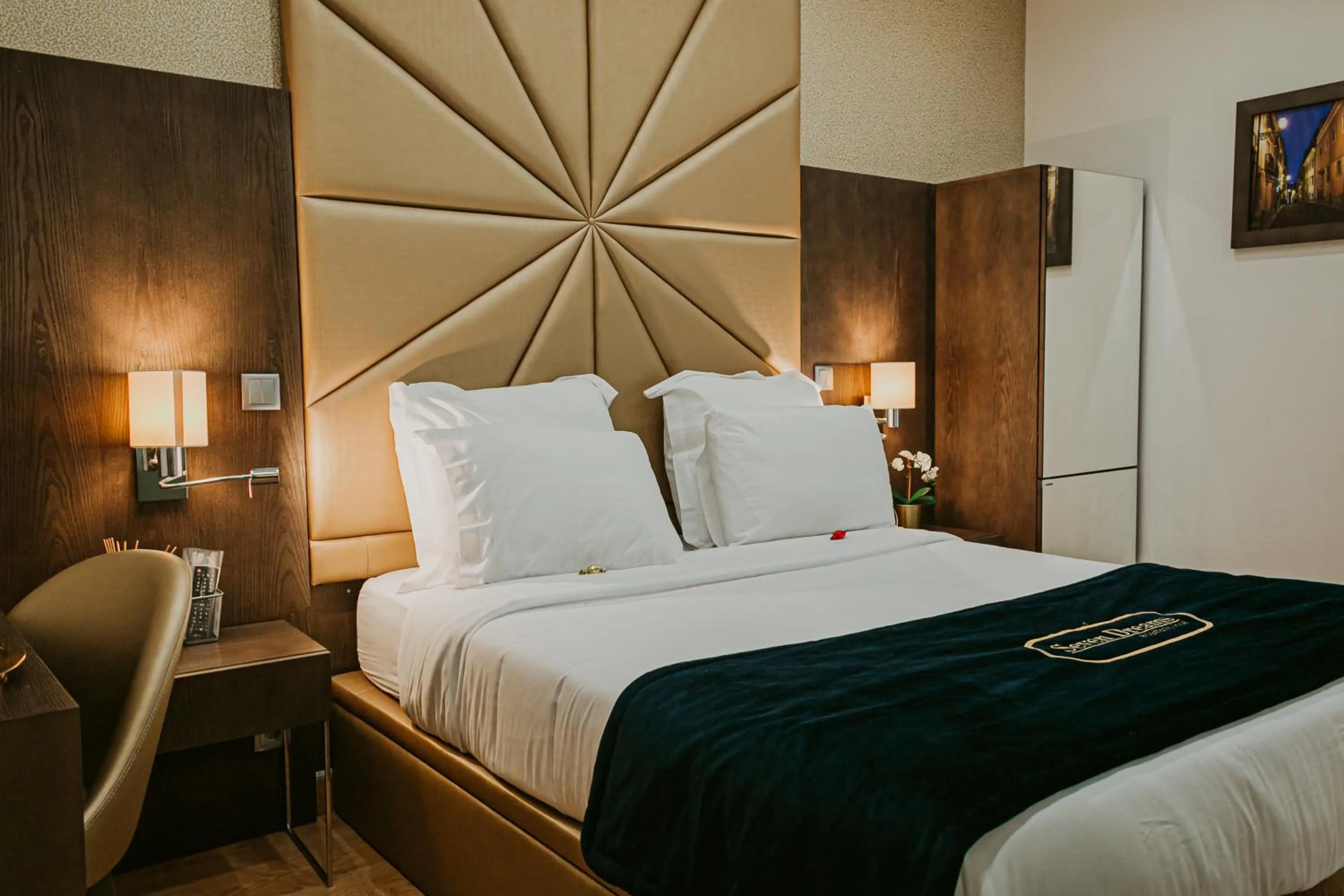 Bedroom, Bed in Seven Dreams Suites