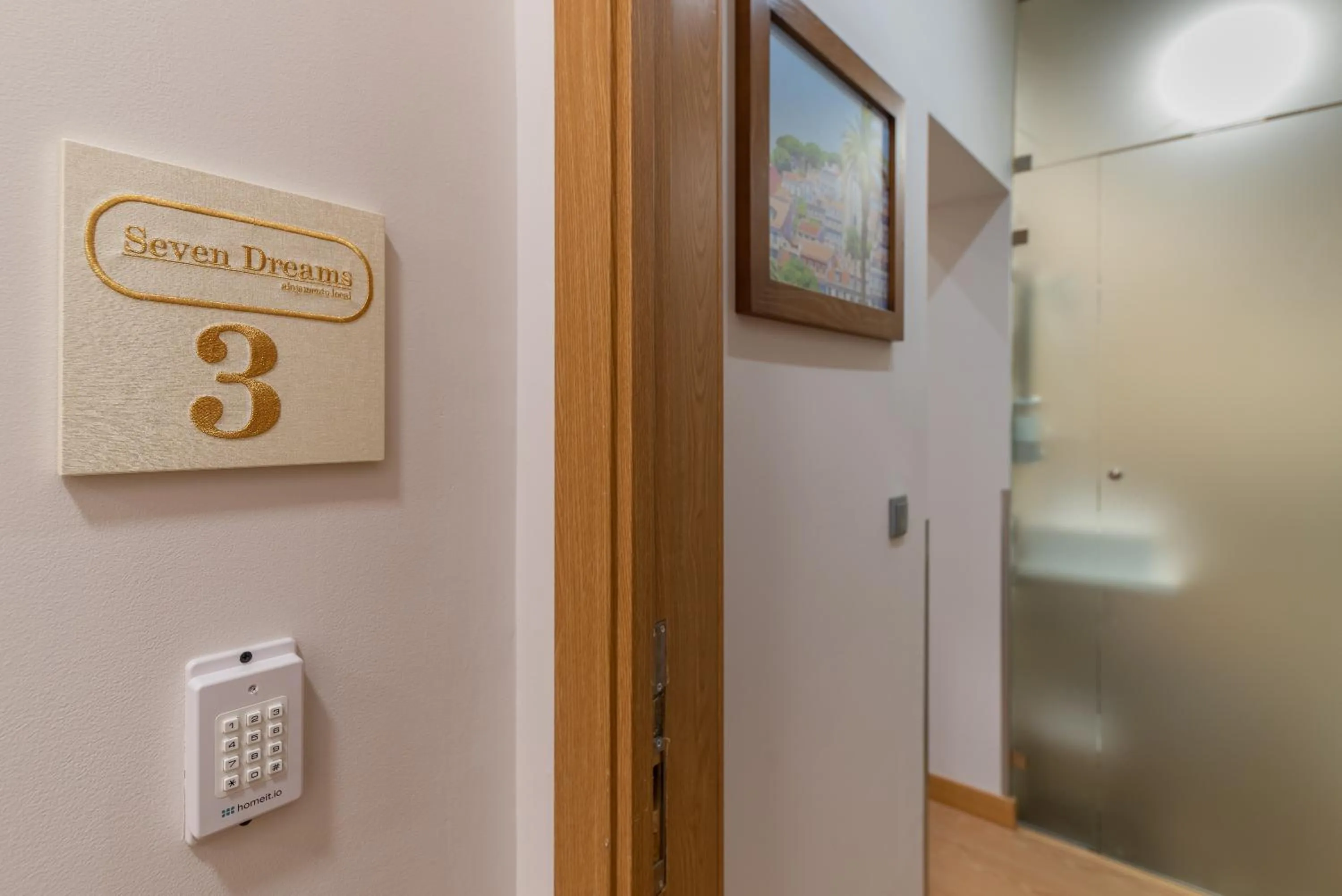 Logo/Certificate/Sign in Seven Dreams Suites