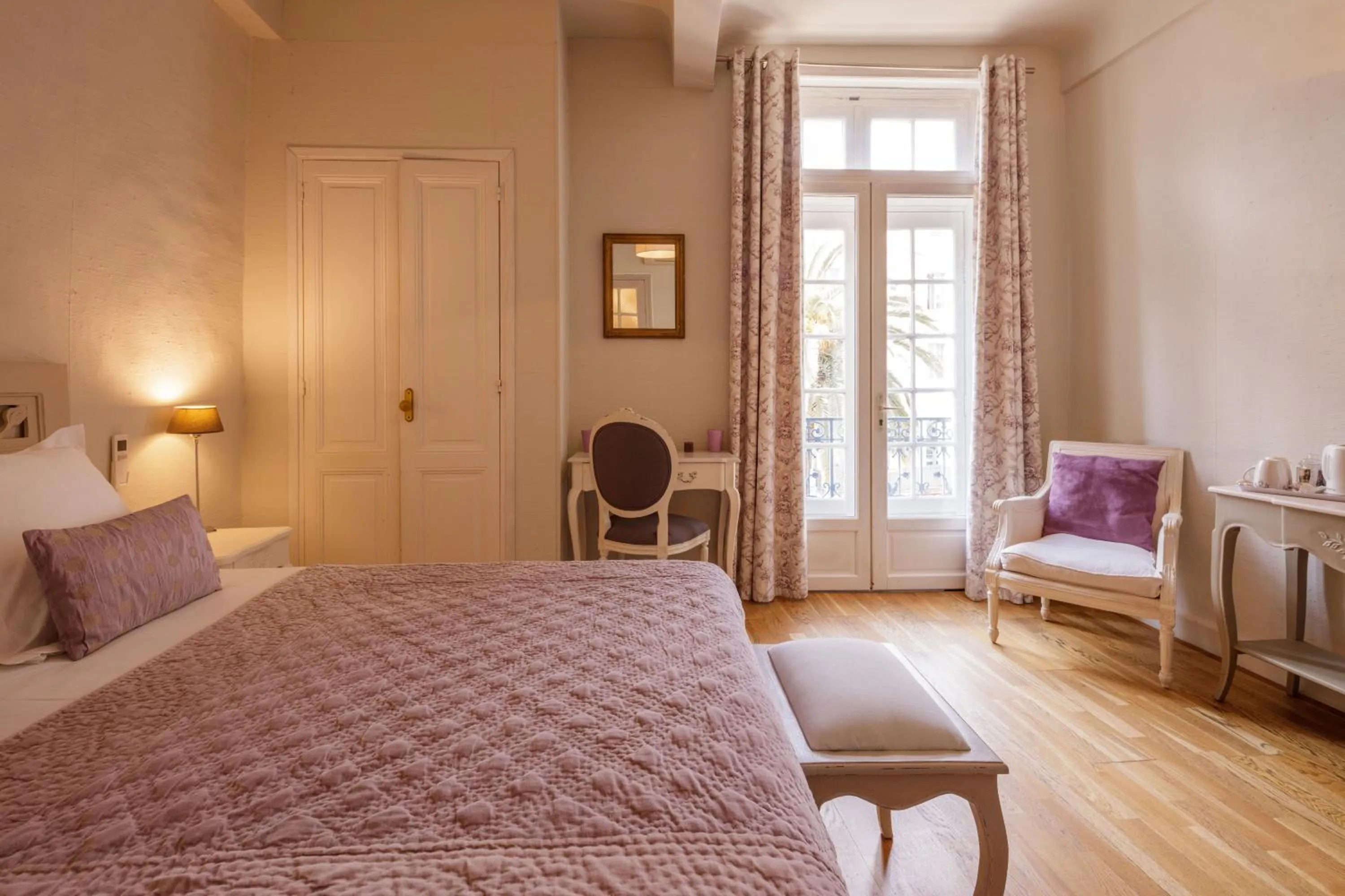 Hôtel De L'Amphithéâtre