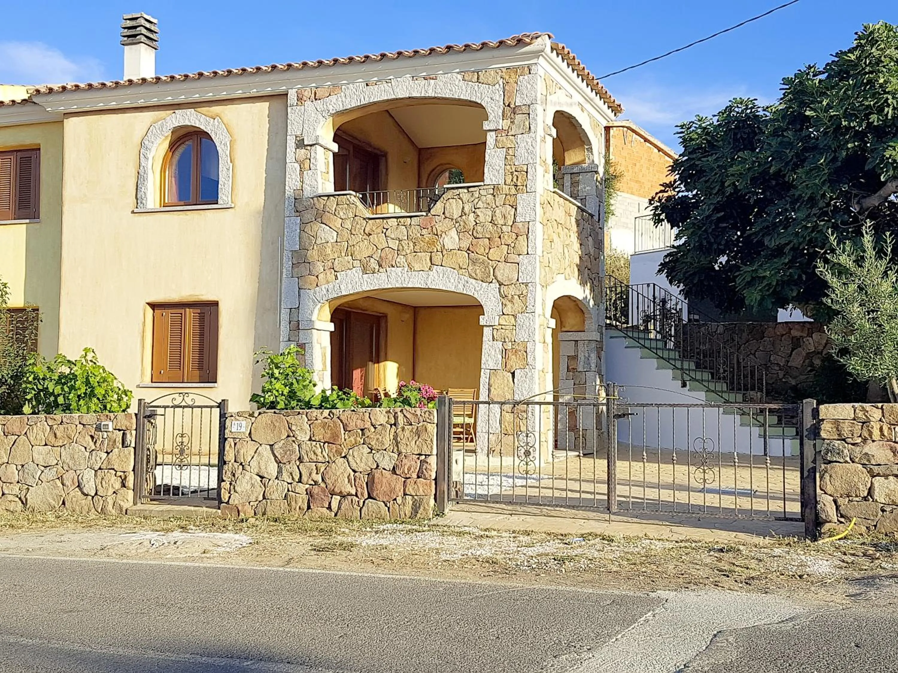 Property building in Appartamenti Tanaunella