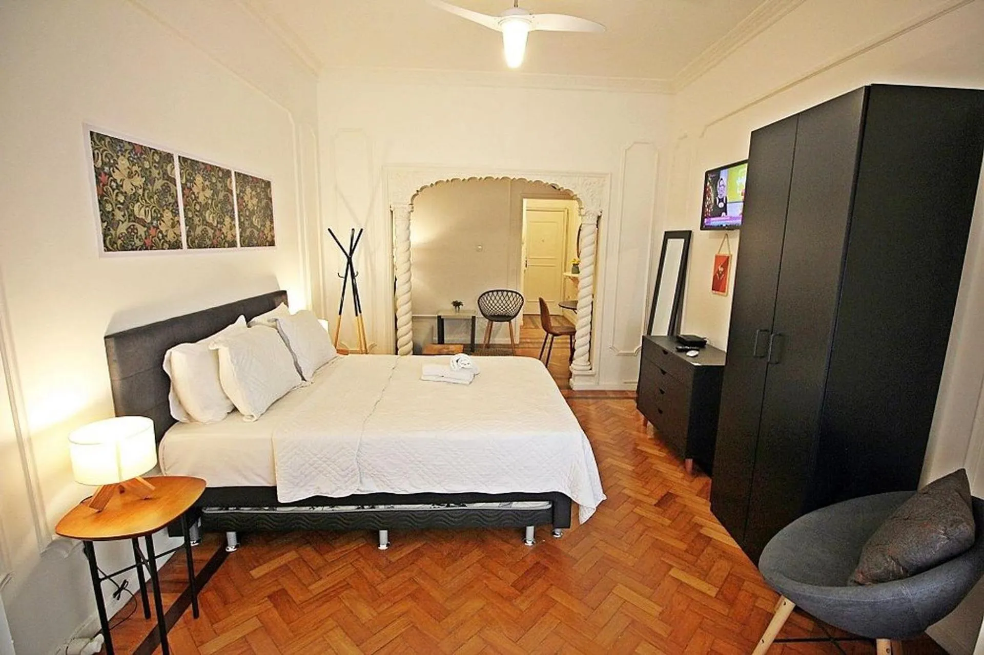 Bedroom, Bed in Rio Spot Homes vintage C051