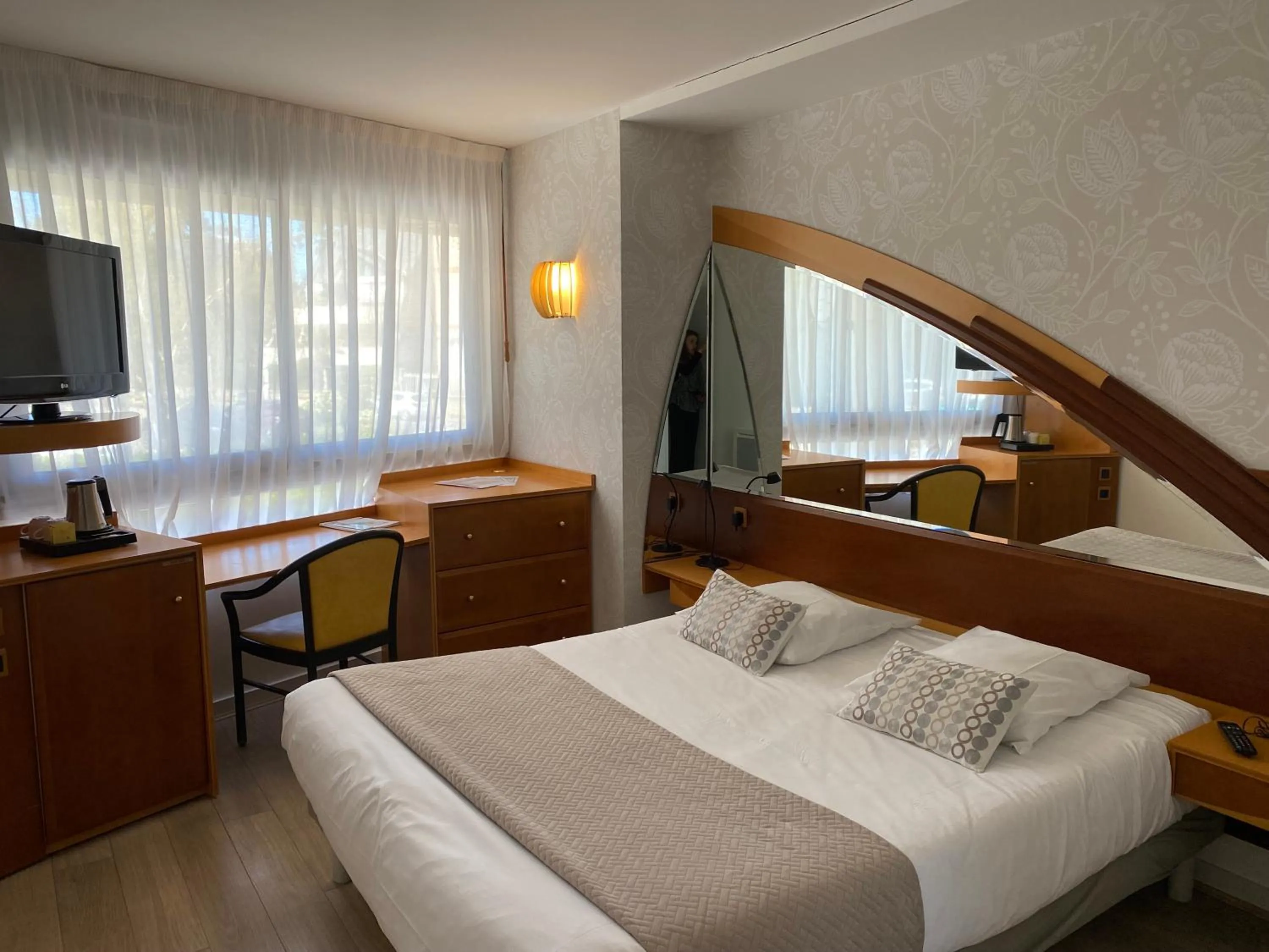 Bed in Le Crystal Dinard, Sure Hotel Collection by Best Western