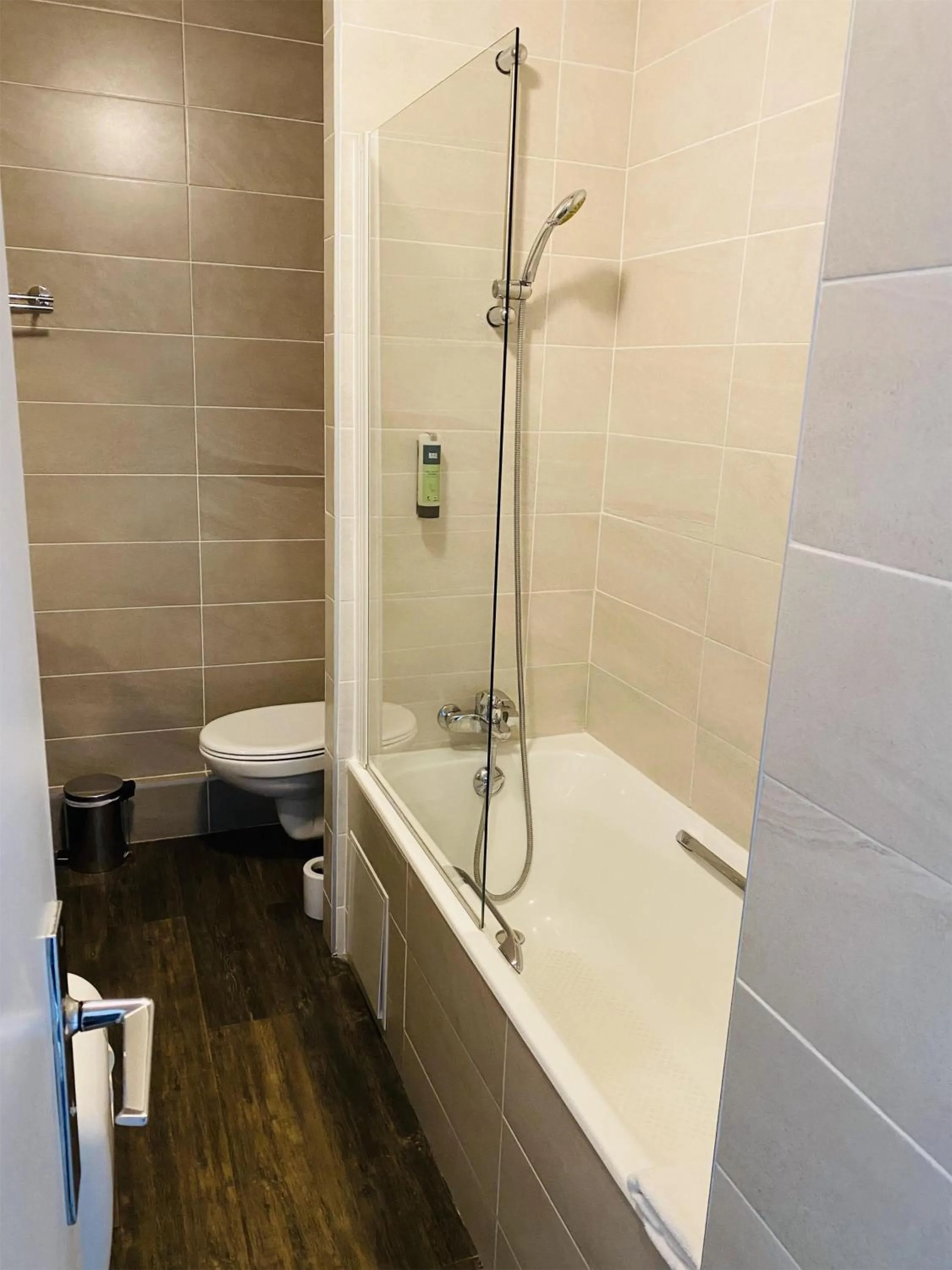 Bathroom in Le Crystal Dinard, Sure Hotel Collection by Best Western