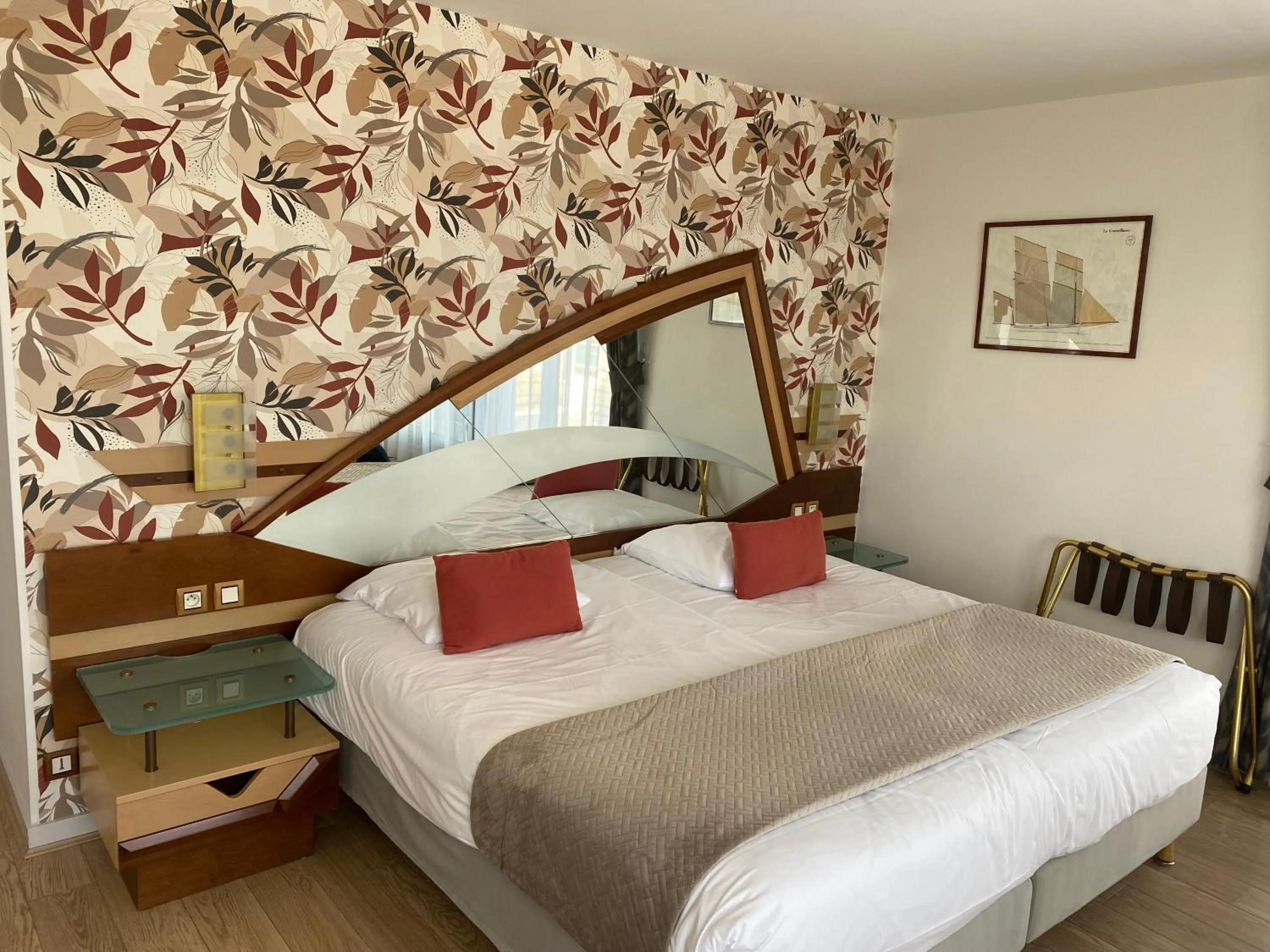 Bed in Le Crystal Dinard, Sure Hotel Collection by Best Western