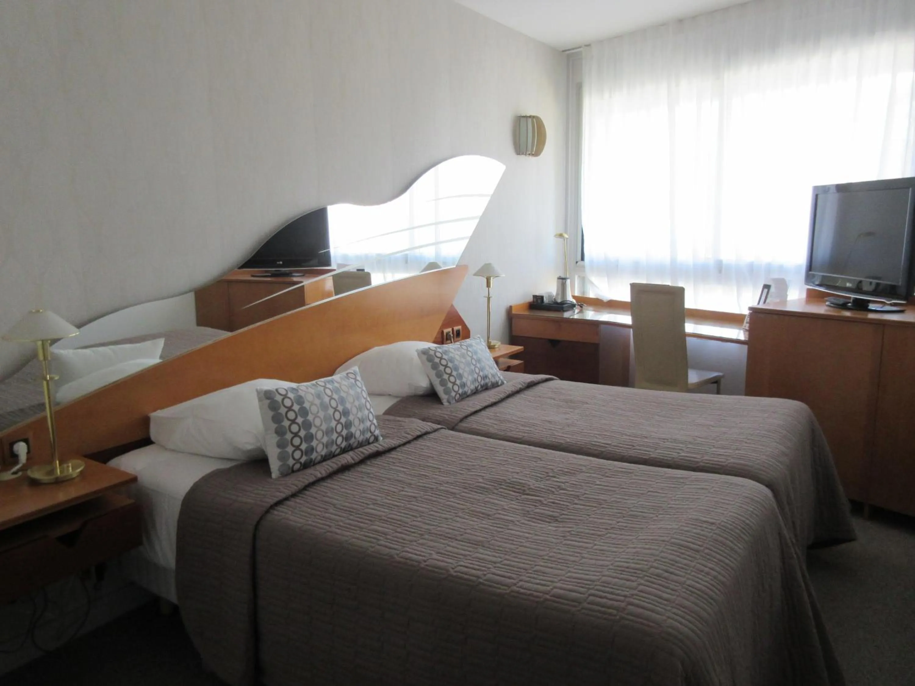 Bed in Le Crystal Dinard, Sure Hotel Collection by Best Western