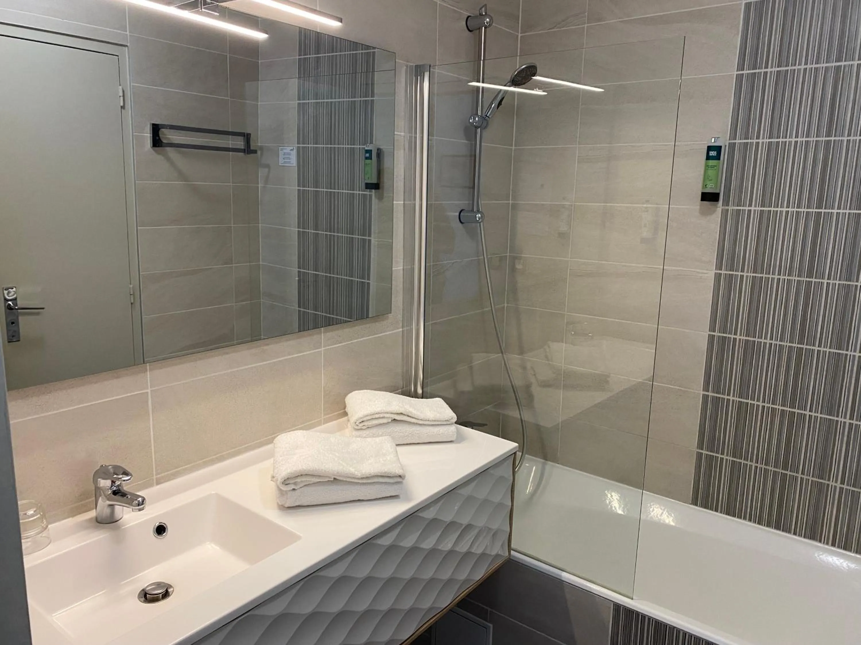 Le Crystal Dinard, Sure Hotel Collection by Best Western