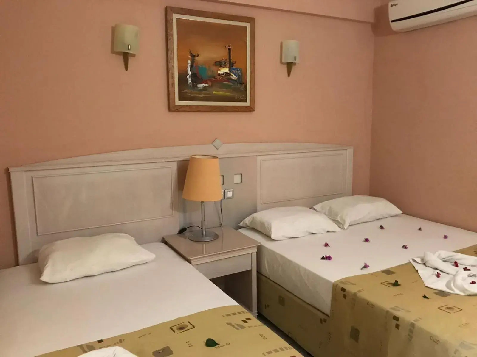 Triple Room in Ares Dream Hotel Triple Room in Ares Dream Hotel