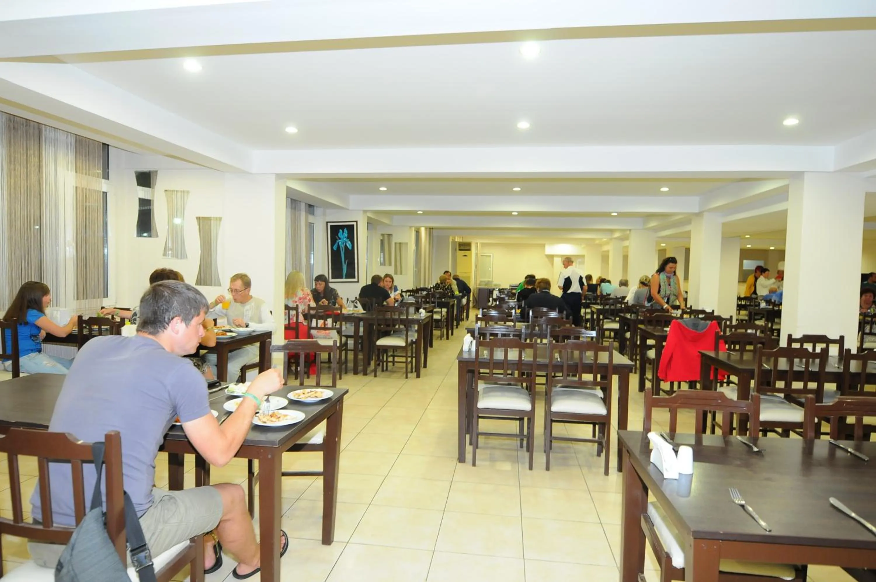 Restaurant/places to eat in Ares Dream Hotel