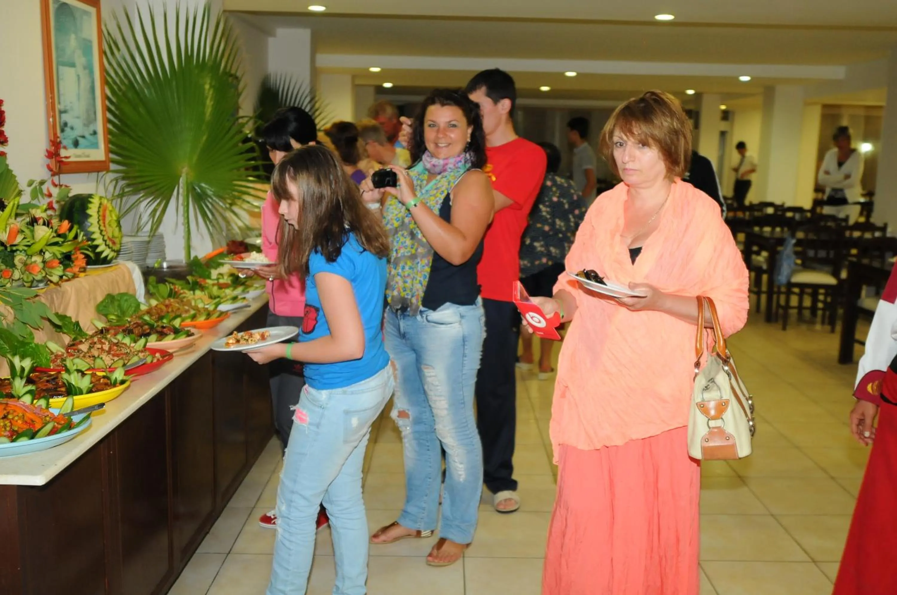 Restaurant/places to eat in Ares Dream Hotel