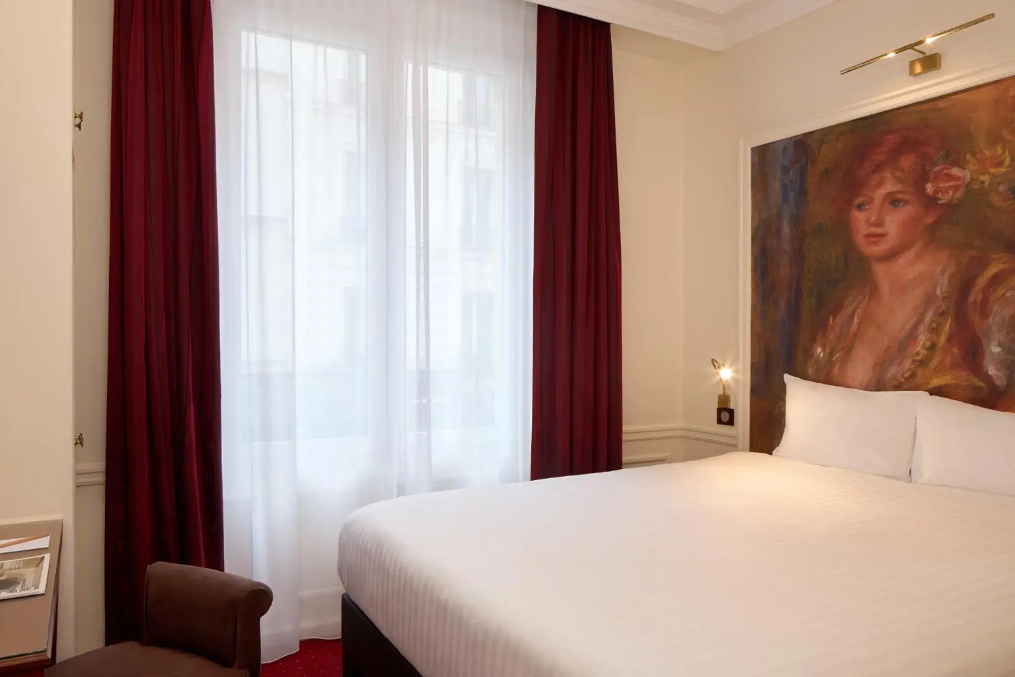 Comfort Double Room in Timhotel Tour Montparnasse Comfort Double Room in Timhotel Tour Montparnasse