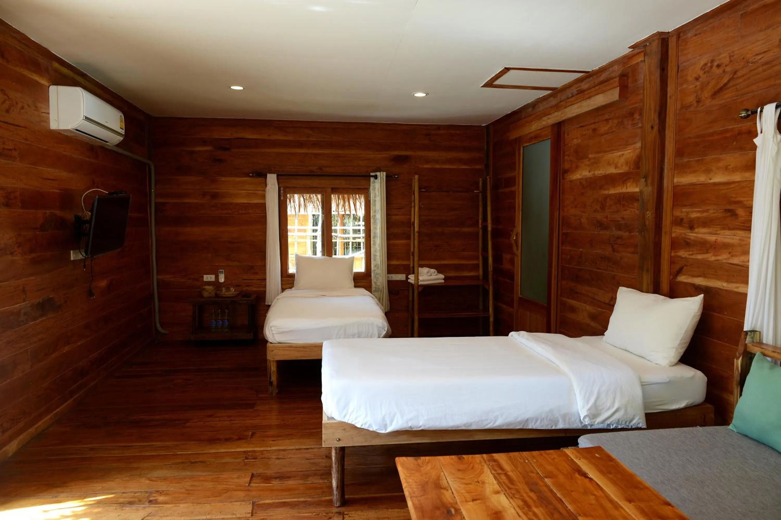 Baan​ Tonlamphu​ Pakpra