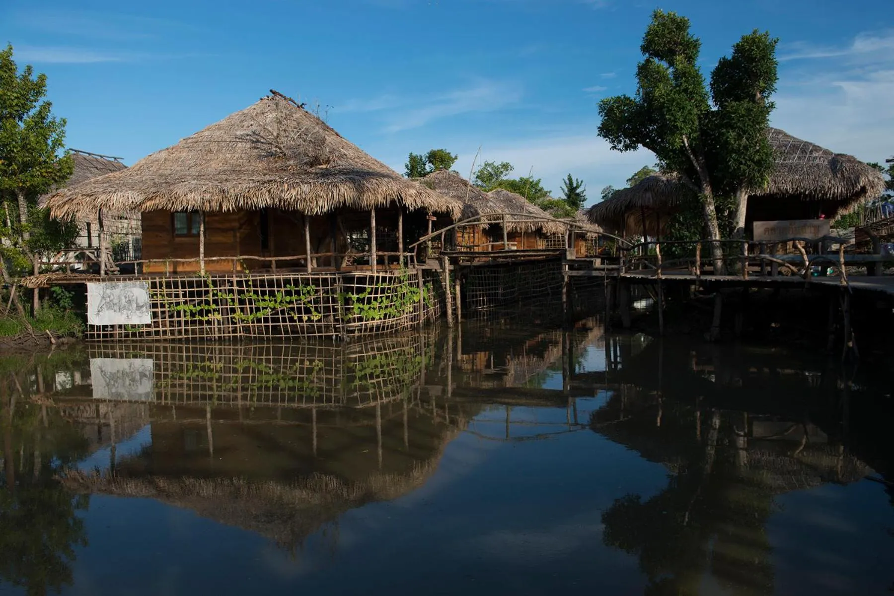 Facade/entrance in Baan​ Tonlamphu​ Pakpra