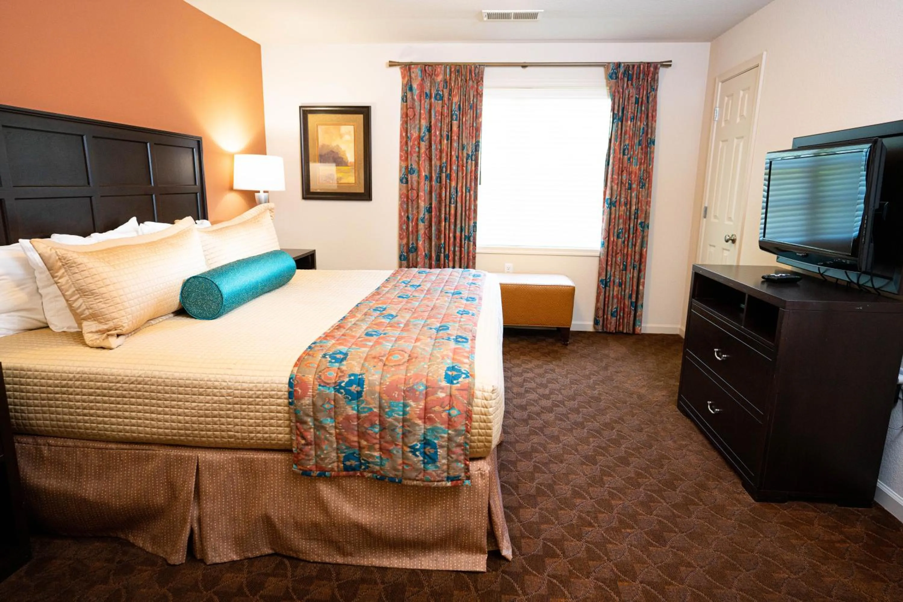 Bedroom, Bed in The Colonies at Williamsburg