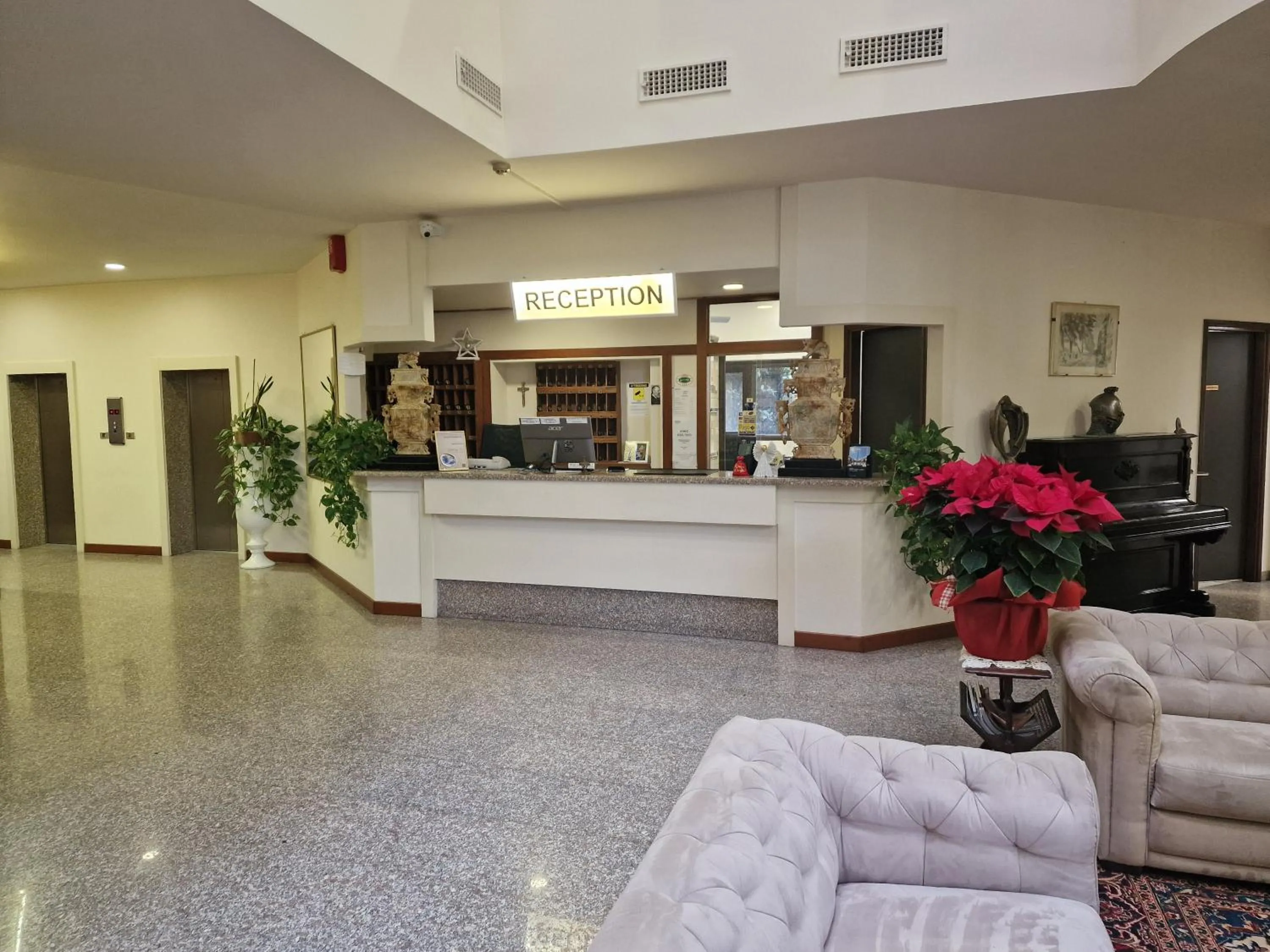 Lobby or reception in Modo Hotel