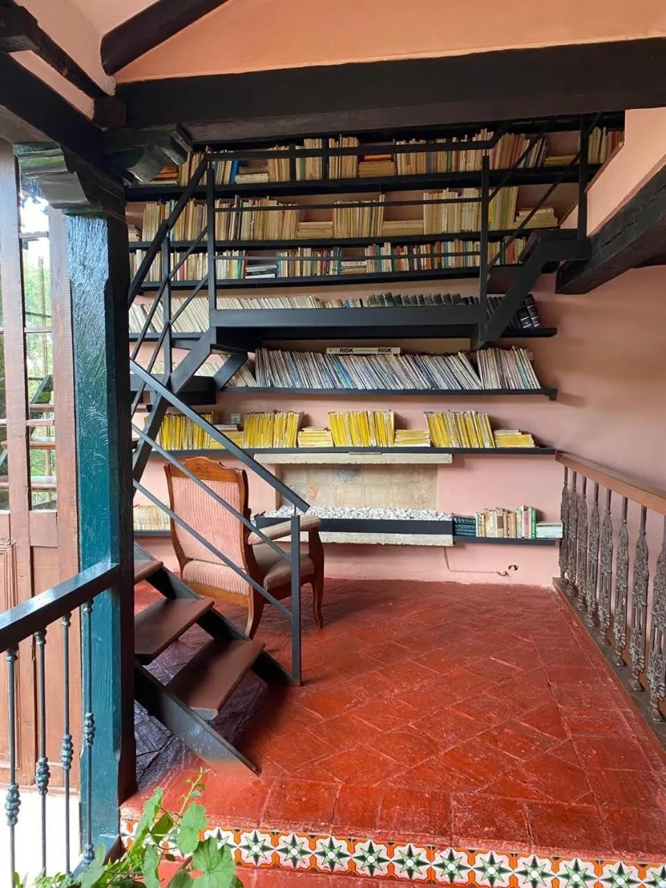 Library in Hotel Plazuela de San Agustín - PSA Hotel
