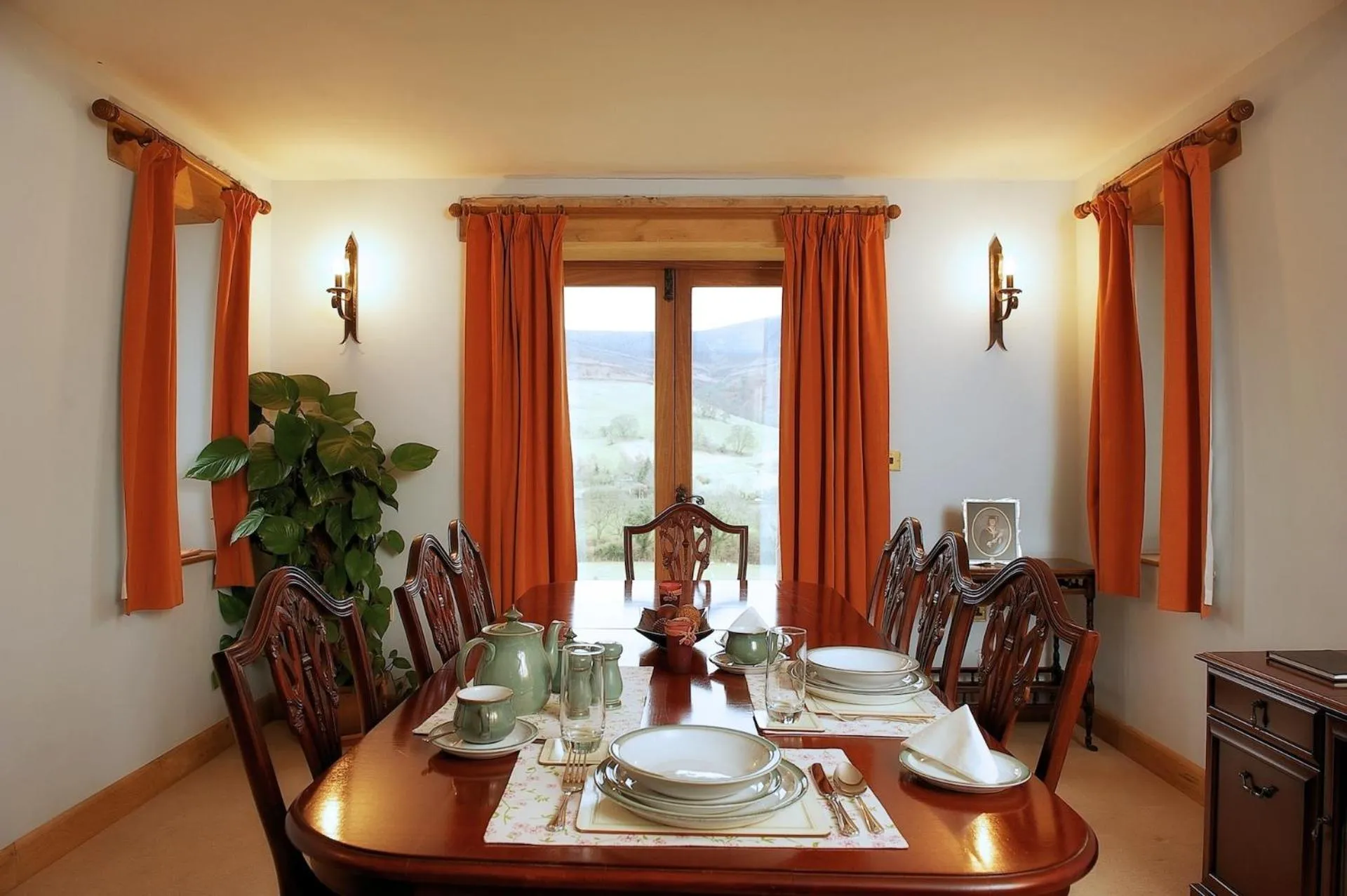 Restaurant/places to eat in The Celyn