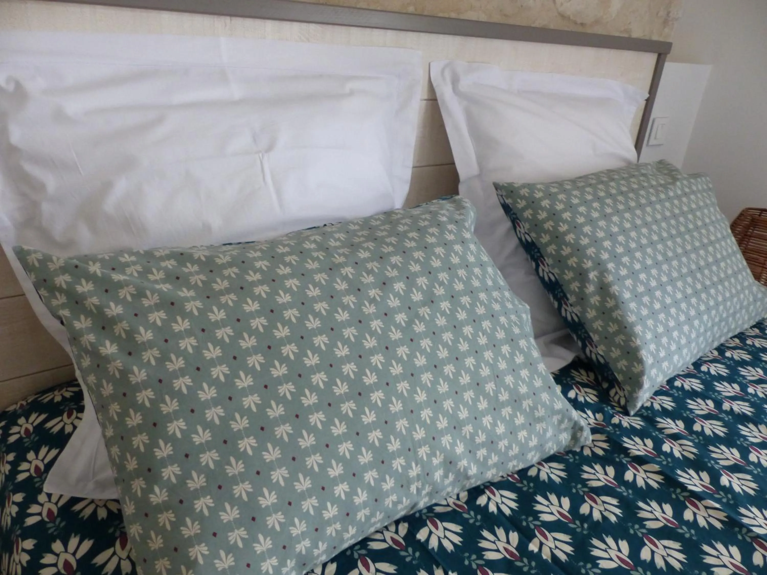 Bed in L'Alambic De L'Estuaire