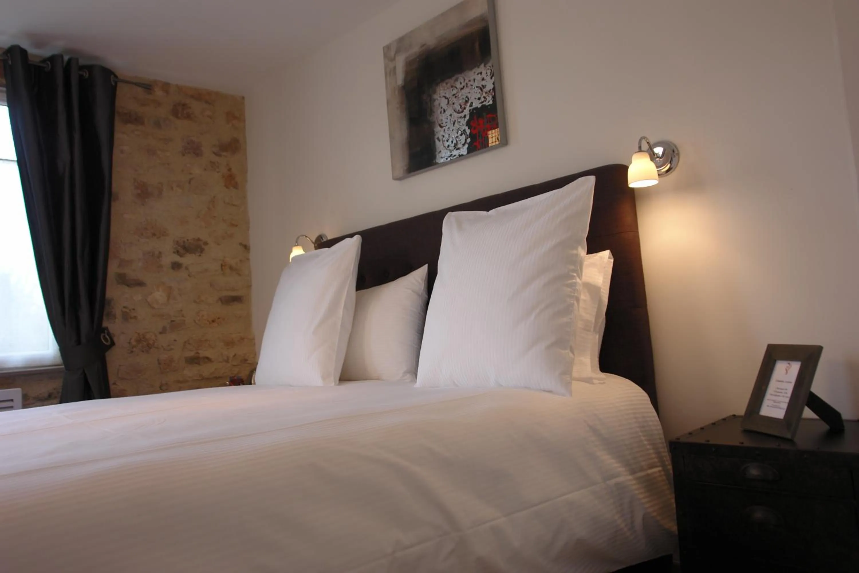 Photo of the whole room, Bed in Hotel L'Aunette Cottage