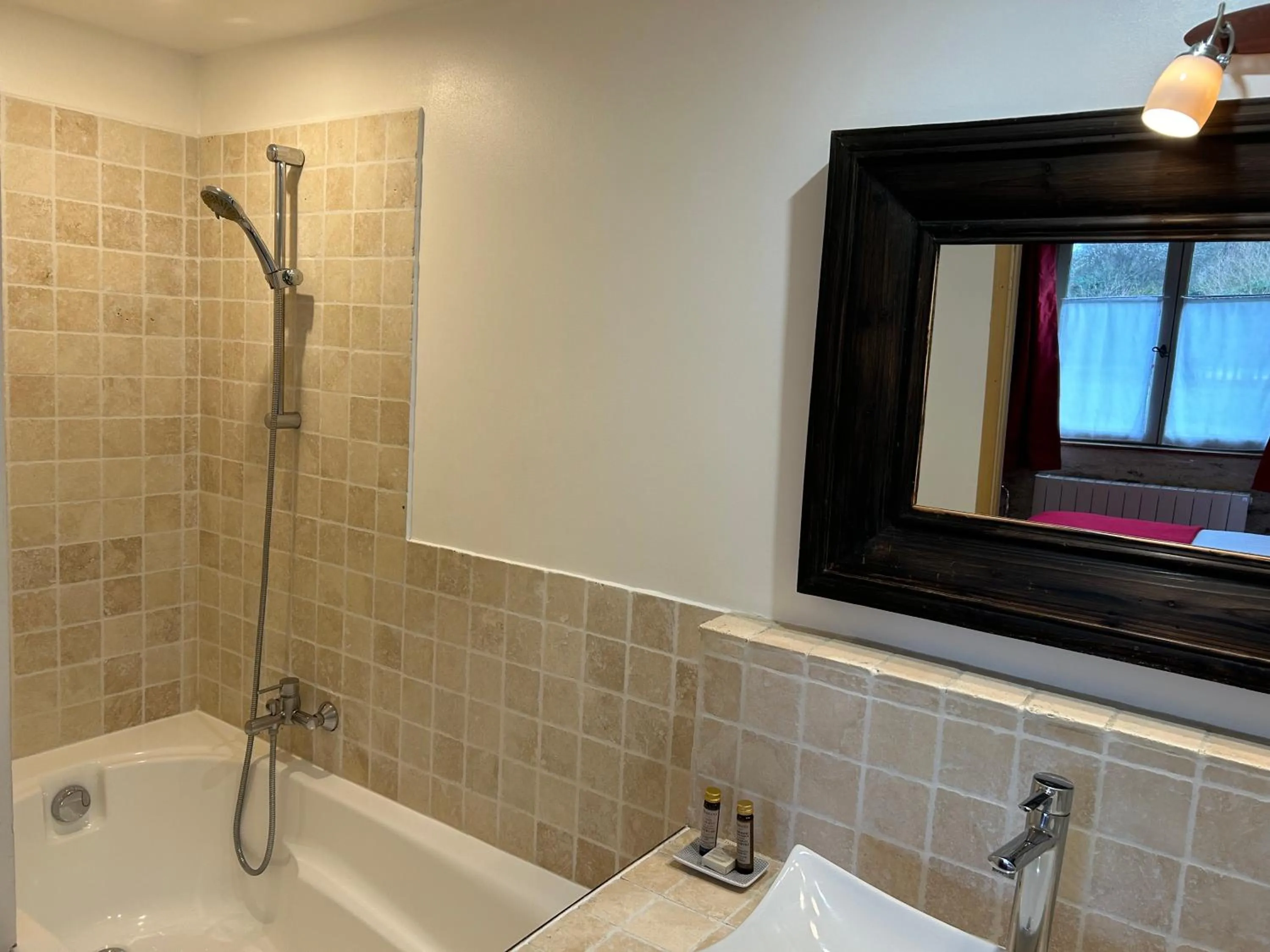 Bedroom in Hotel L'Aunette Cottage