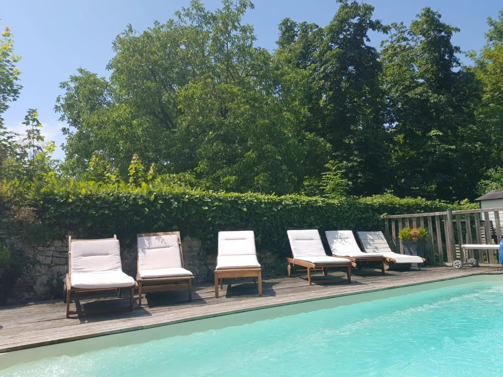 Swimming pool in Hotel L'Aunette Cottage