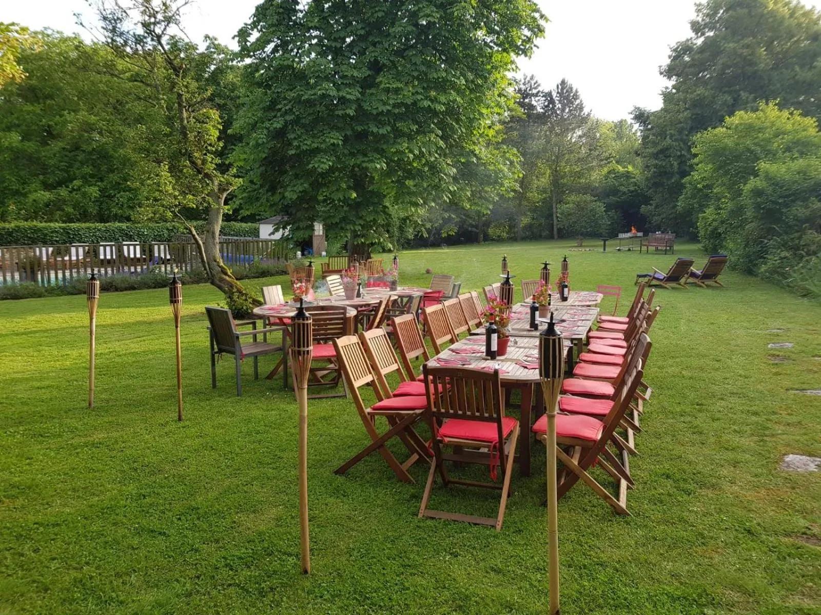 Restaurant/places to eat in Hotel L'Aunette Cottage