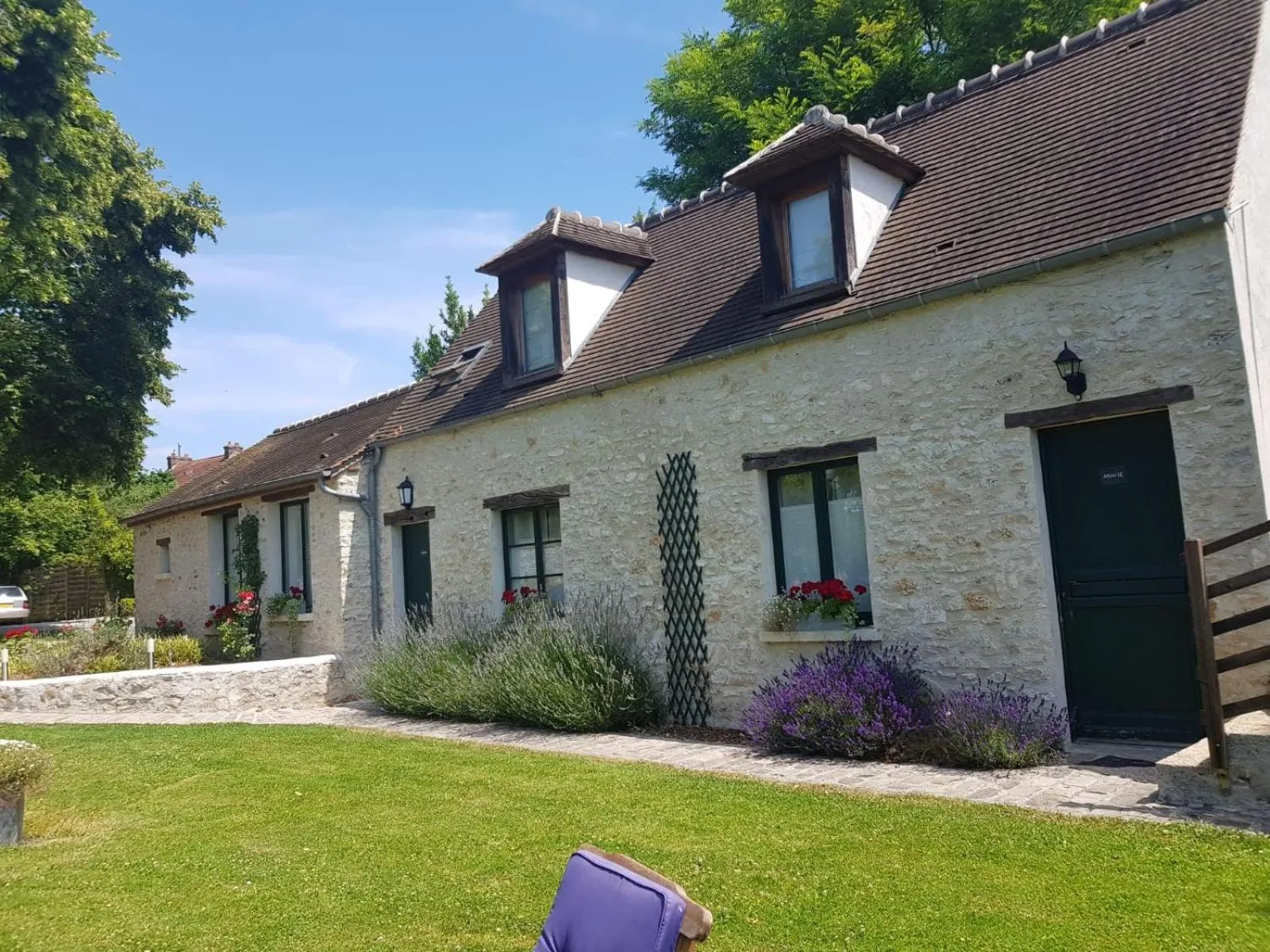 Facade/entrance in Hotel L'Aunette Cottage