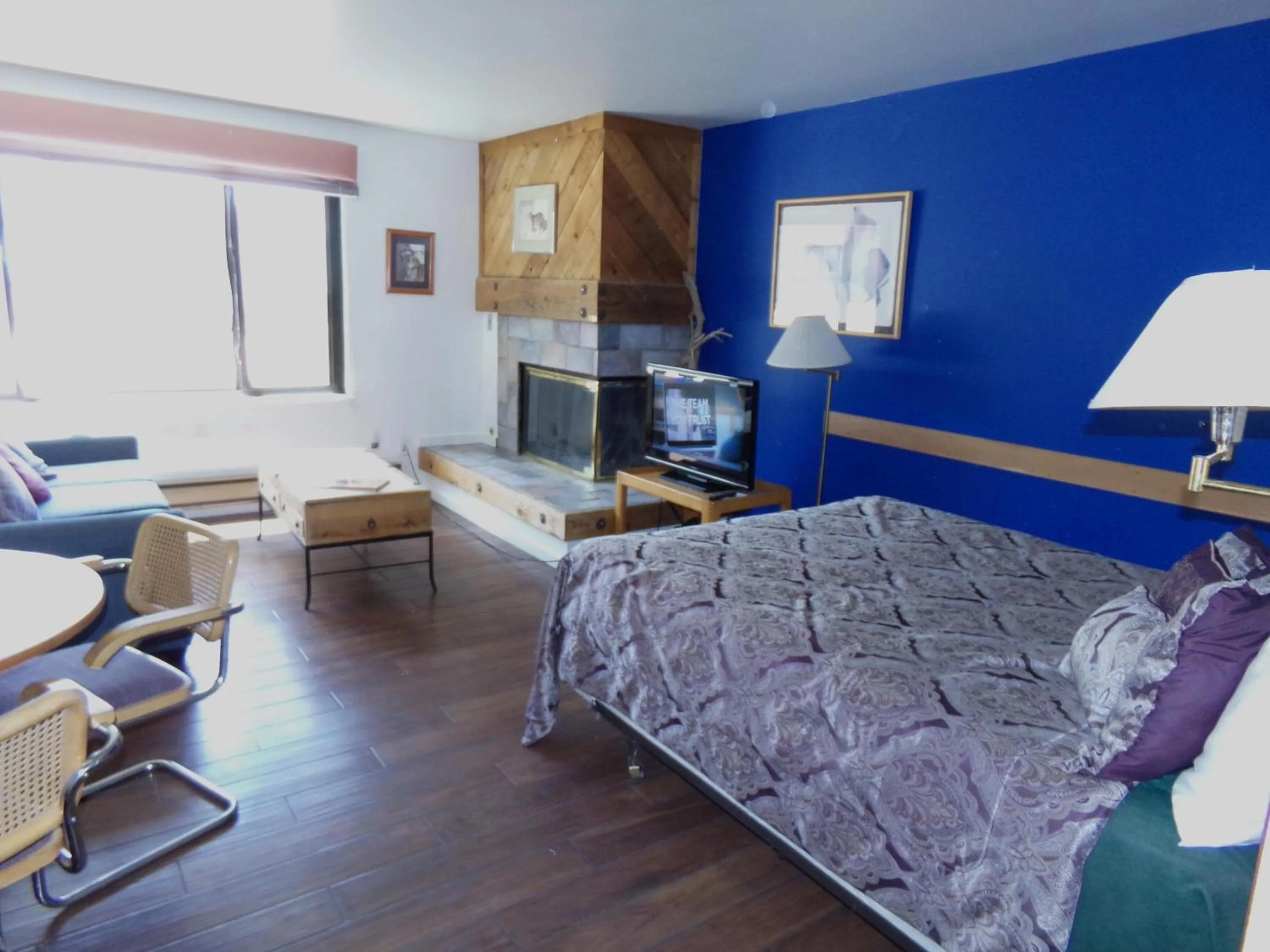 TV and multimedia, Bed in Edgewater Studio 1 Bath EWJP