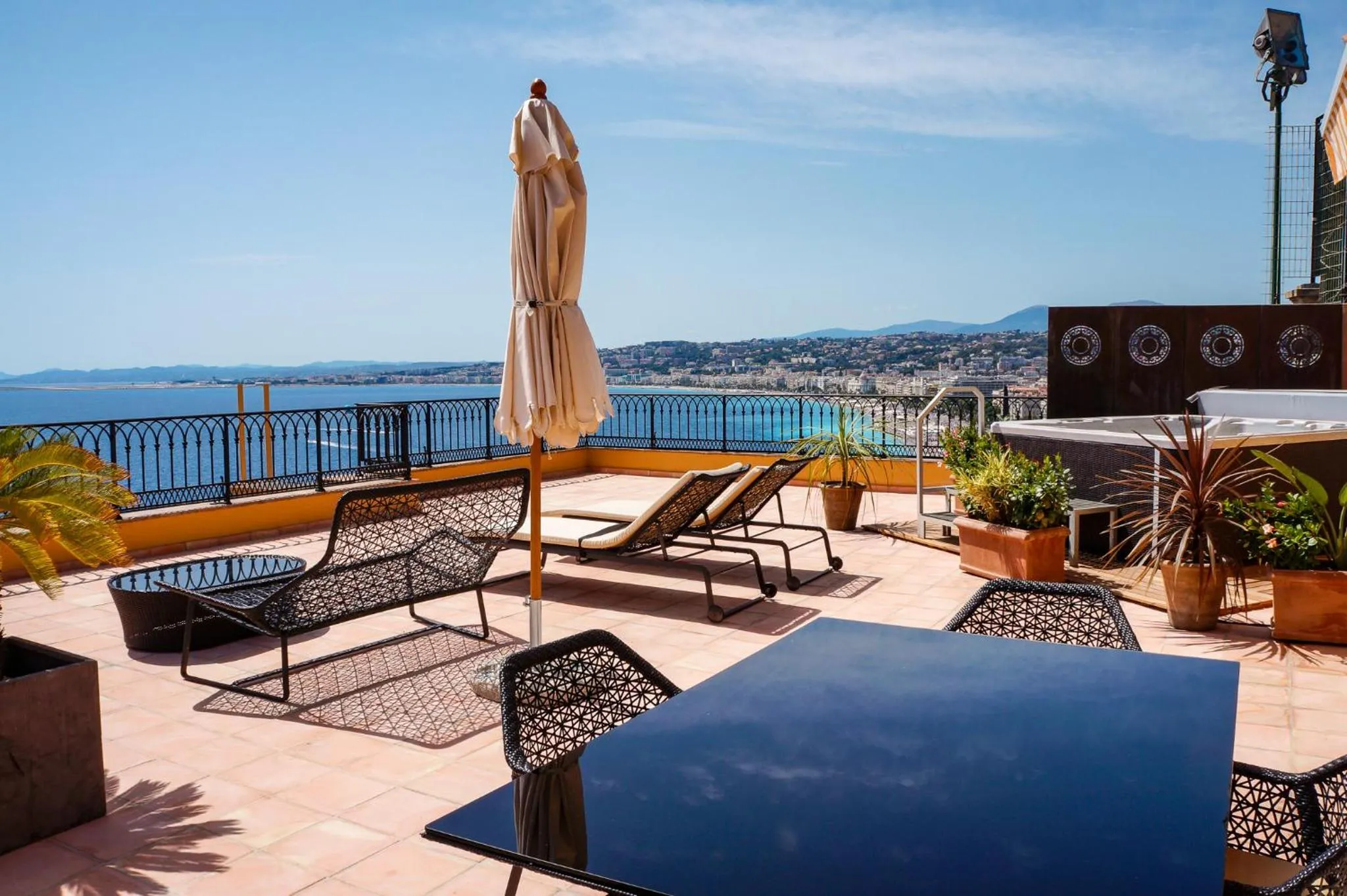 Hôtel La Pérouse Nice Baie des Anges