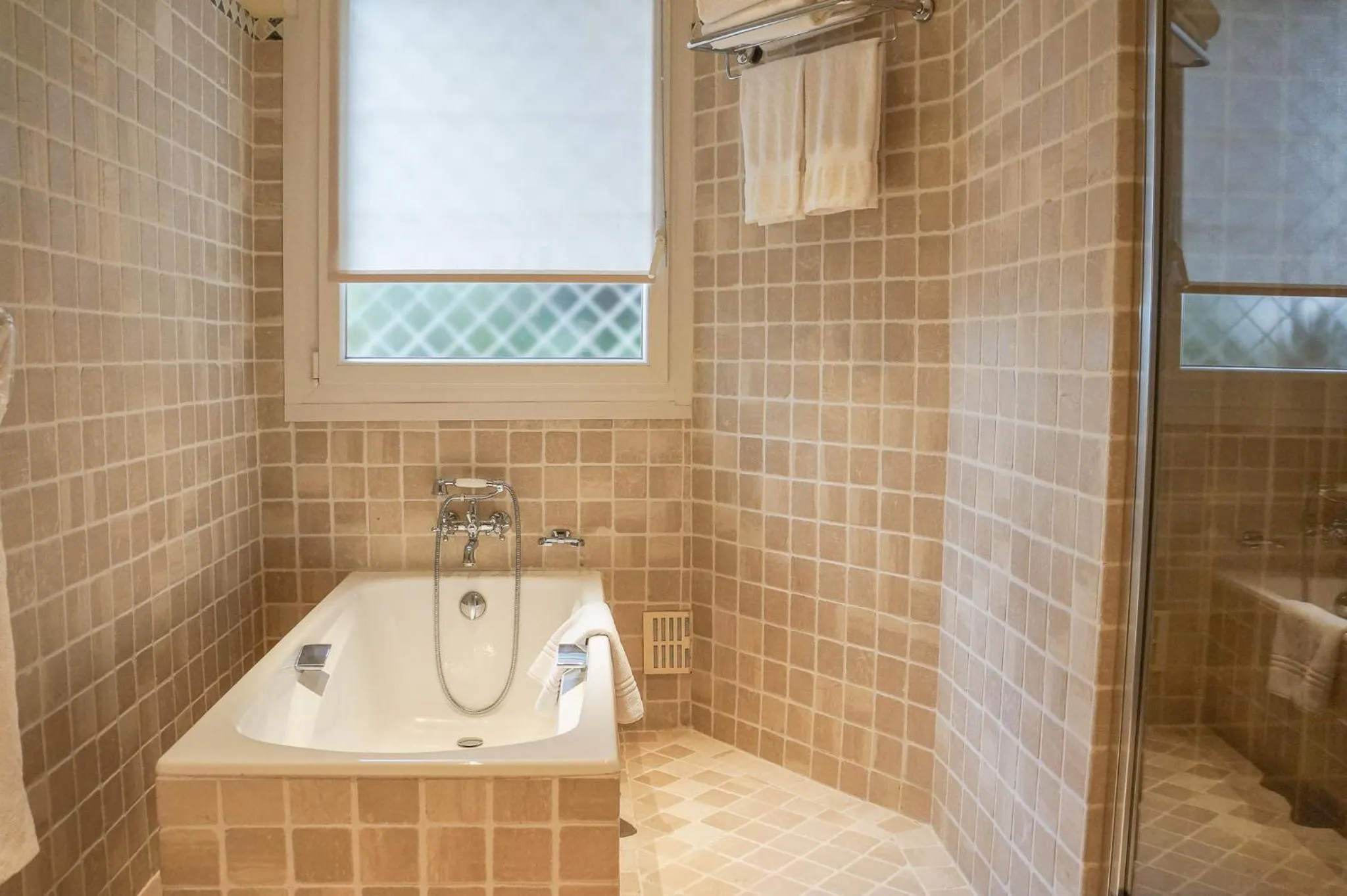 Bathroom in Hôtel La Pérouse Nice Baie des Anges