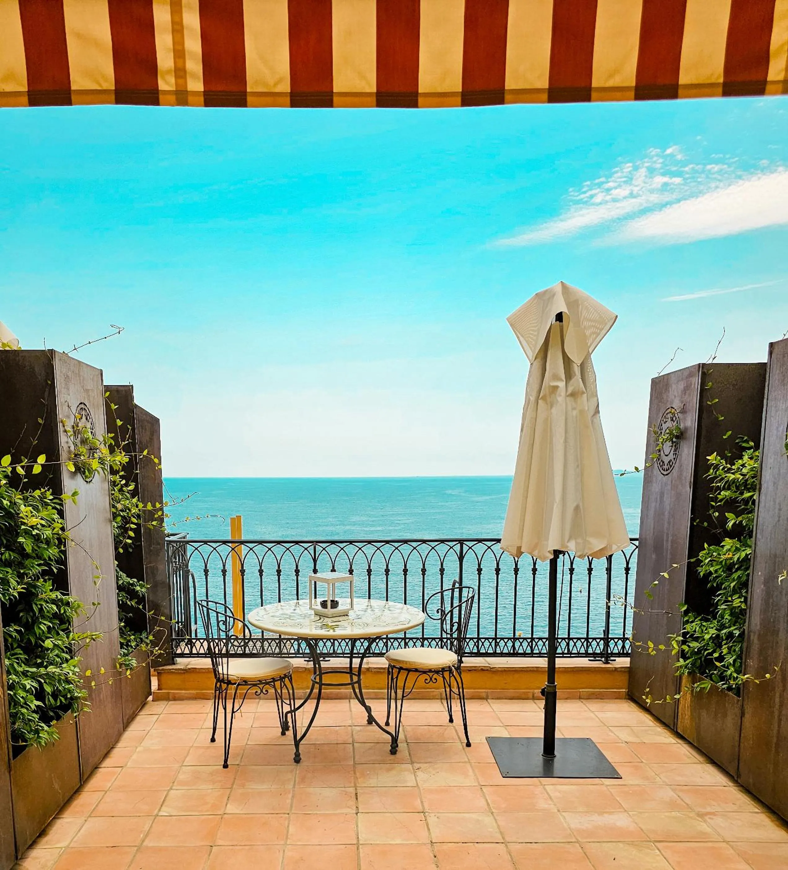 Hôtel La Pérouse Nice Baie des Anges