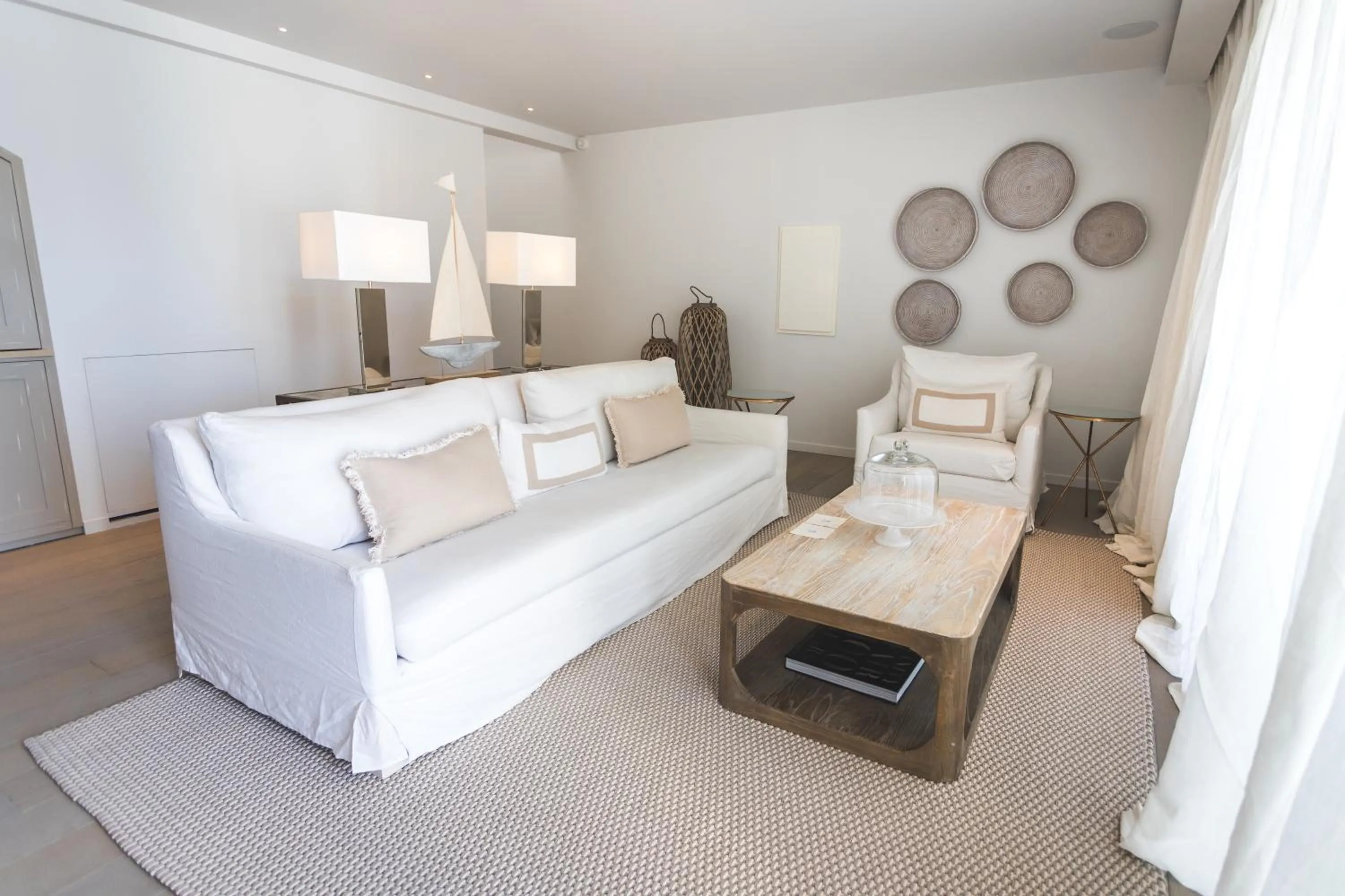 Living room, Bed in Le Toiny Hotel & Beach Club