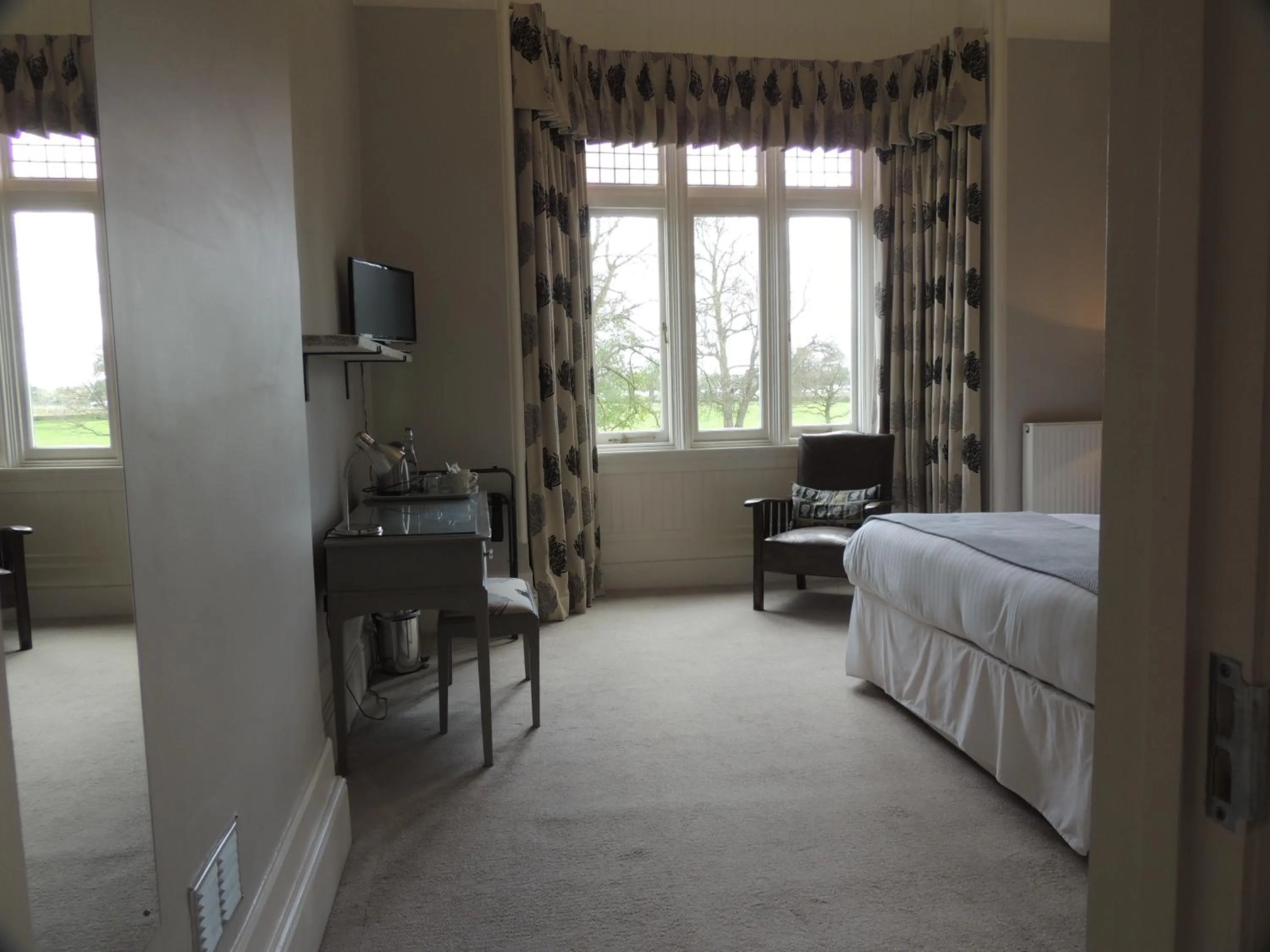 Bedroom, Bed in The Priory