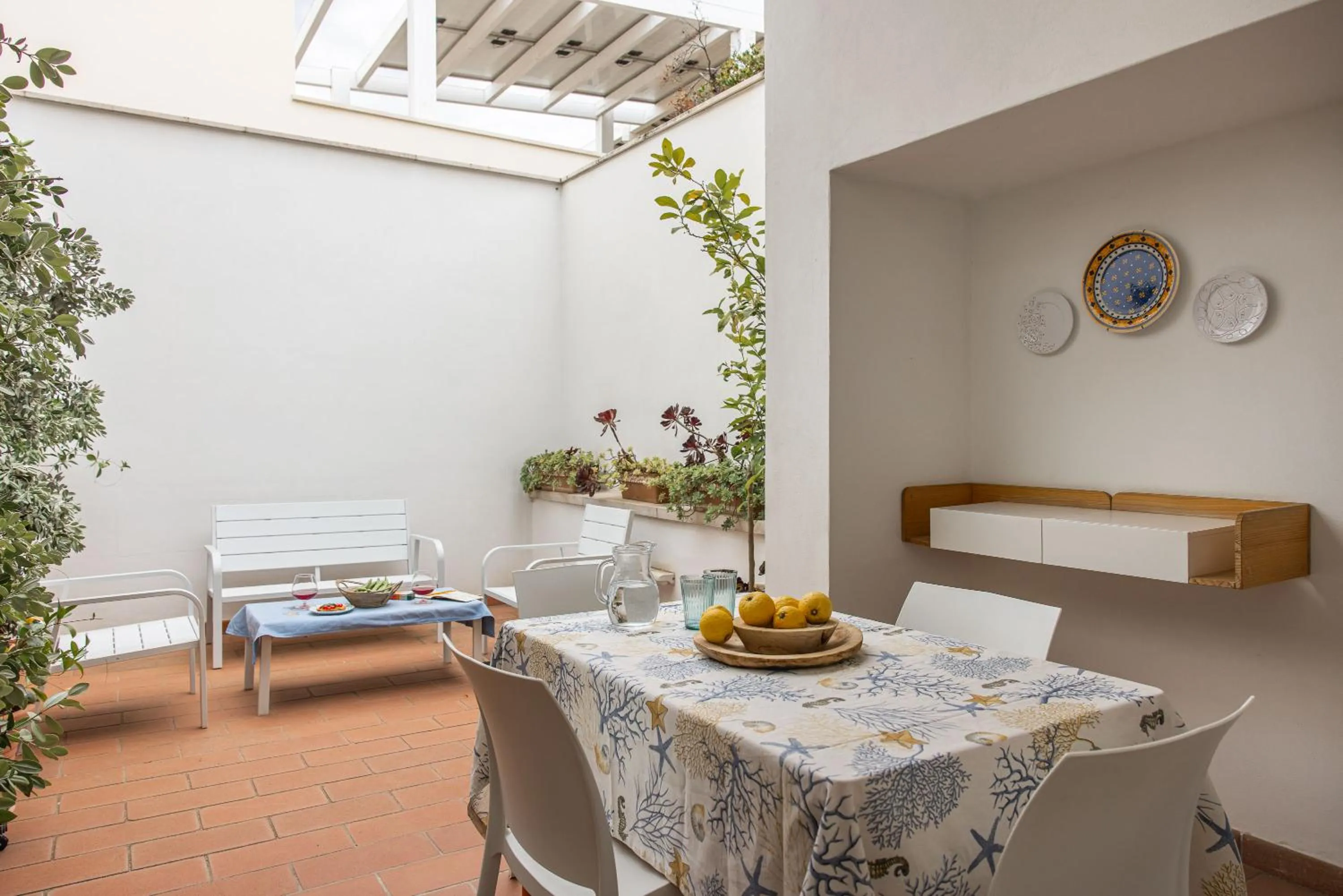 Patio in MandorleOlio