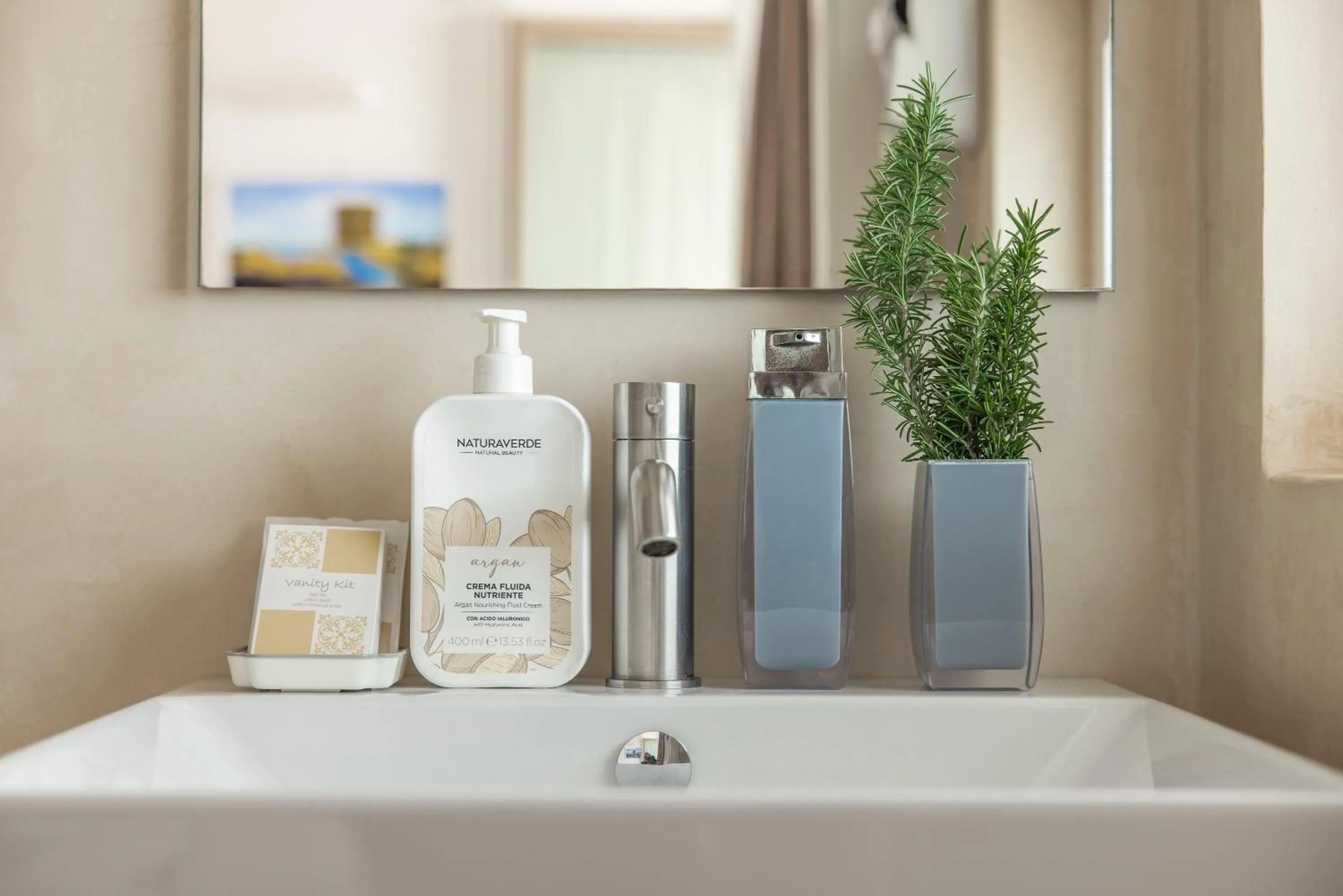 Bathroom in MandorleOlio