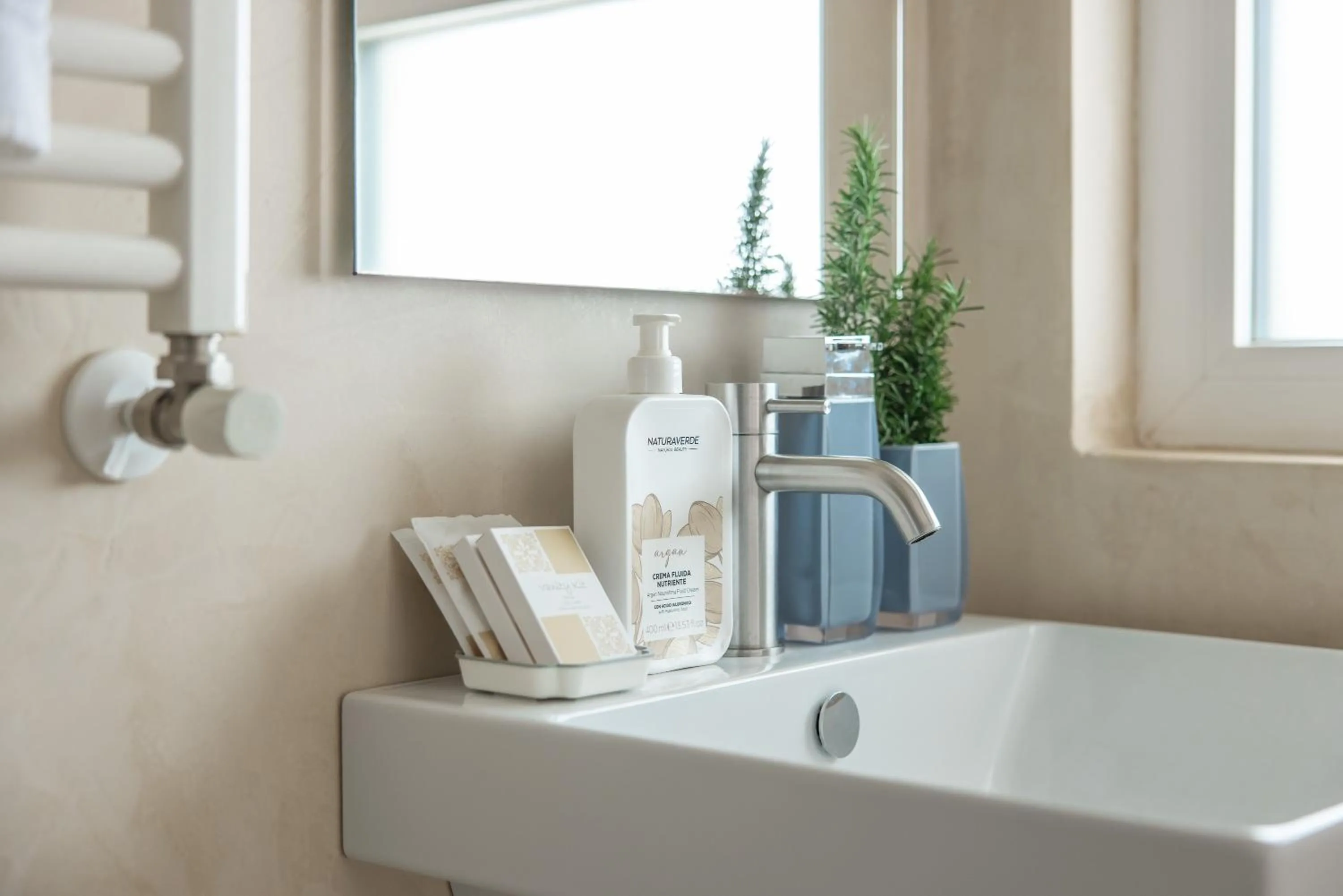 Bathroom in MandorleOlio