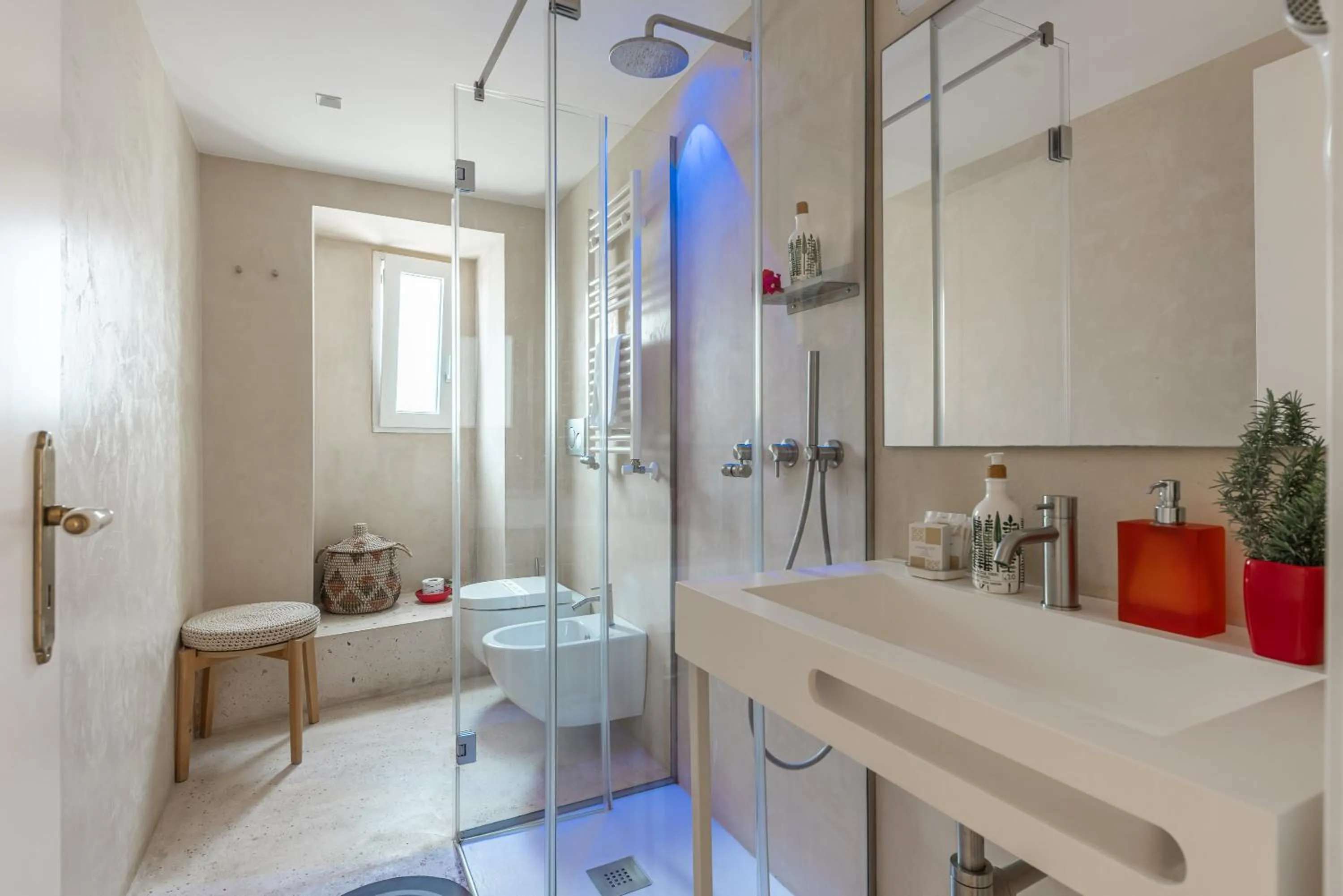 Shower in MandorleOlio