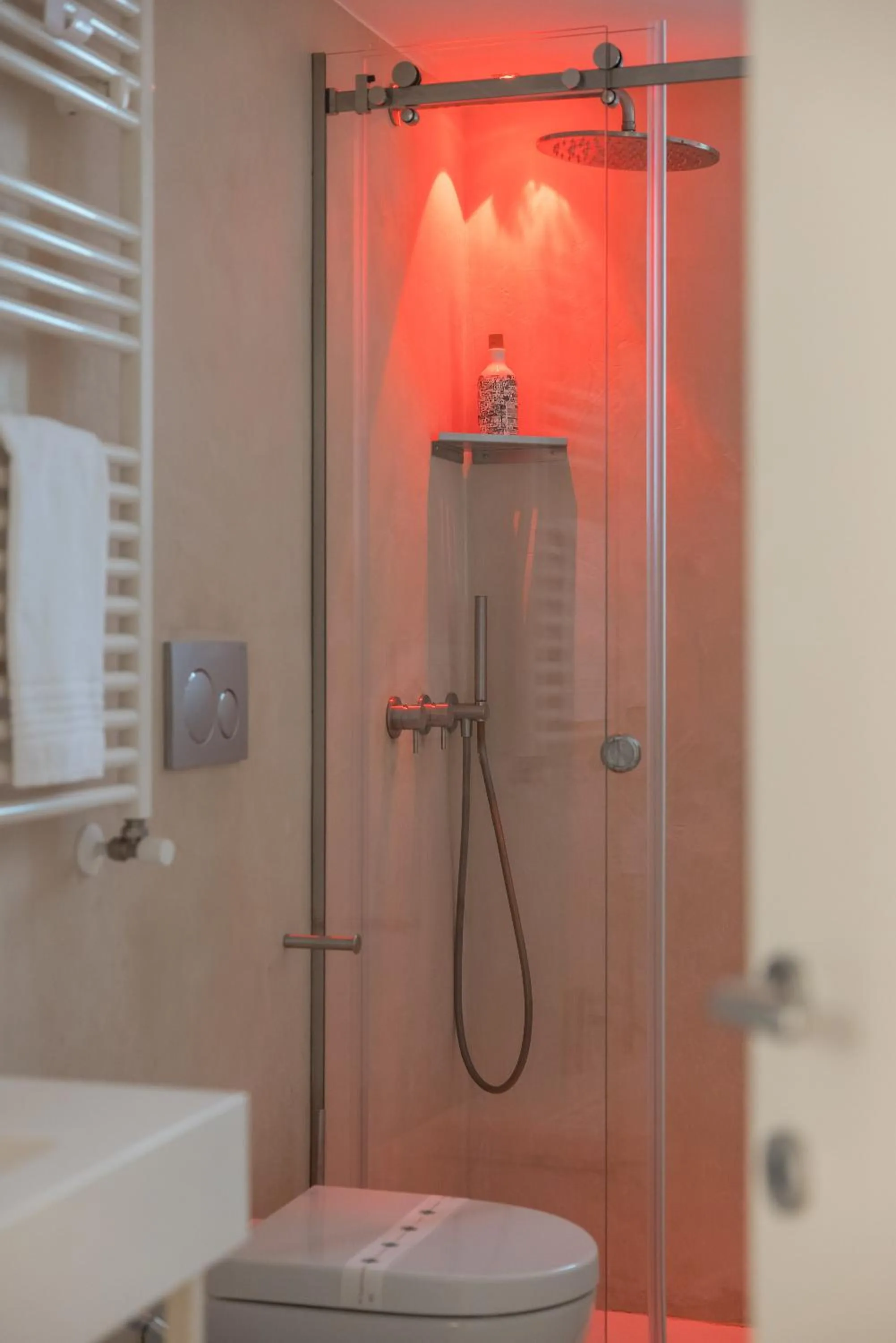 Shower in MandorleOlio