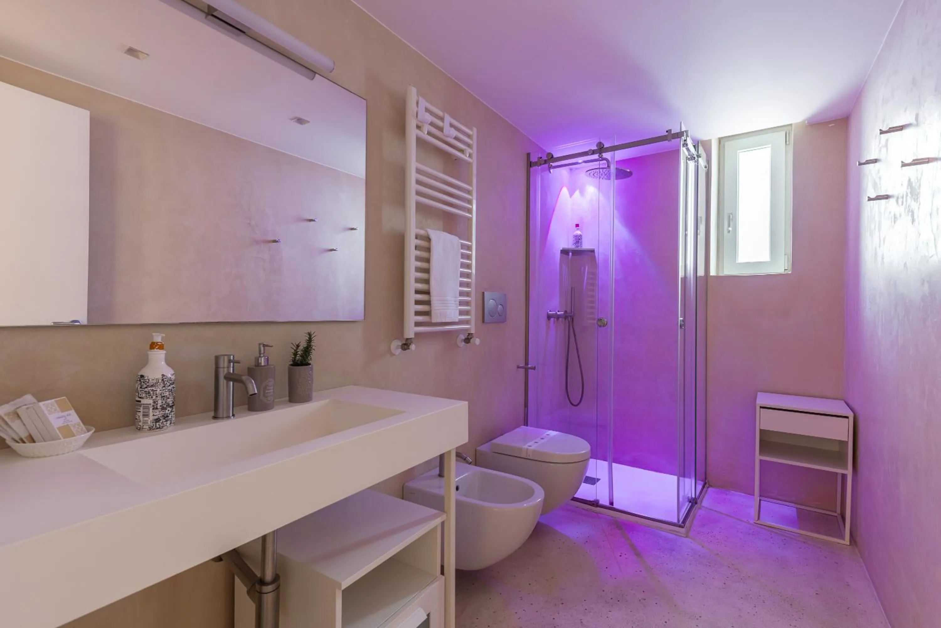 Shower in MandorleOlio